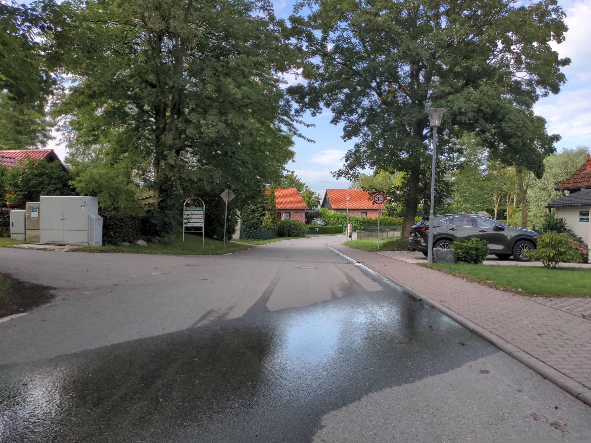 Street view near Ferienhaus Blomengoorn, Ostseebad Boltenhagen — © rasmustravemnd (CC BY-SA · Mapillary)
