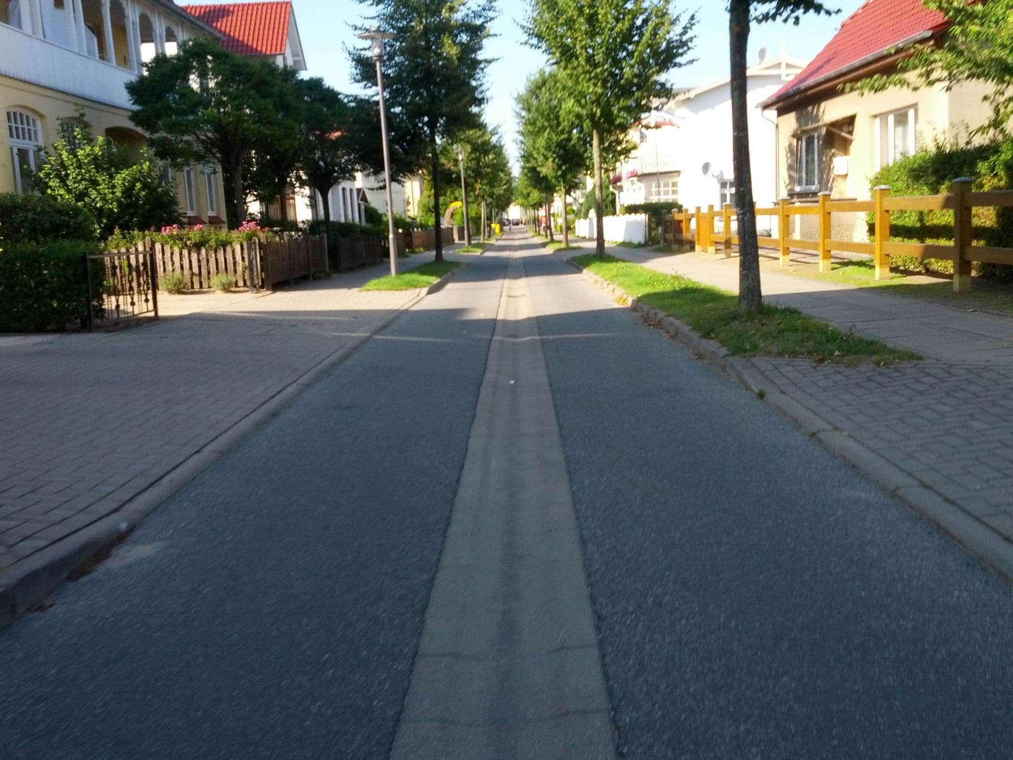 Street view near Uns Strandhus, Ostseebad Kühlungsborn — © zoegglmeyr (CC BY-SA · Mapillary)