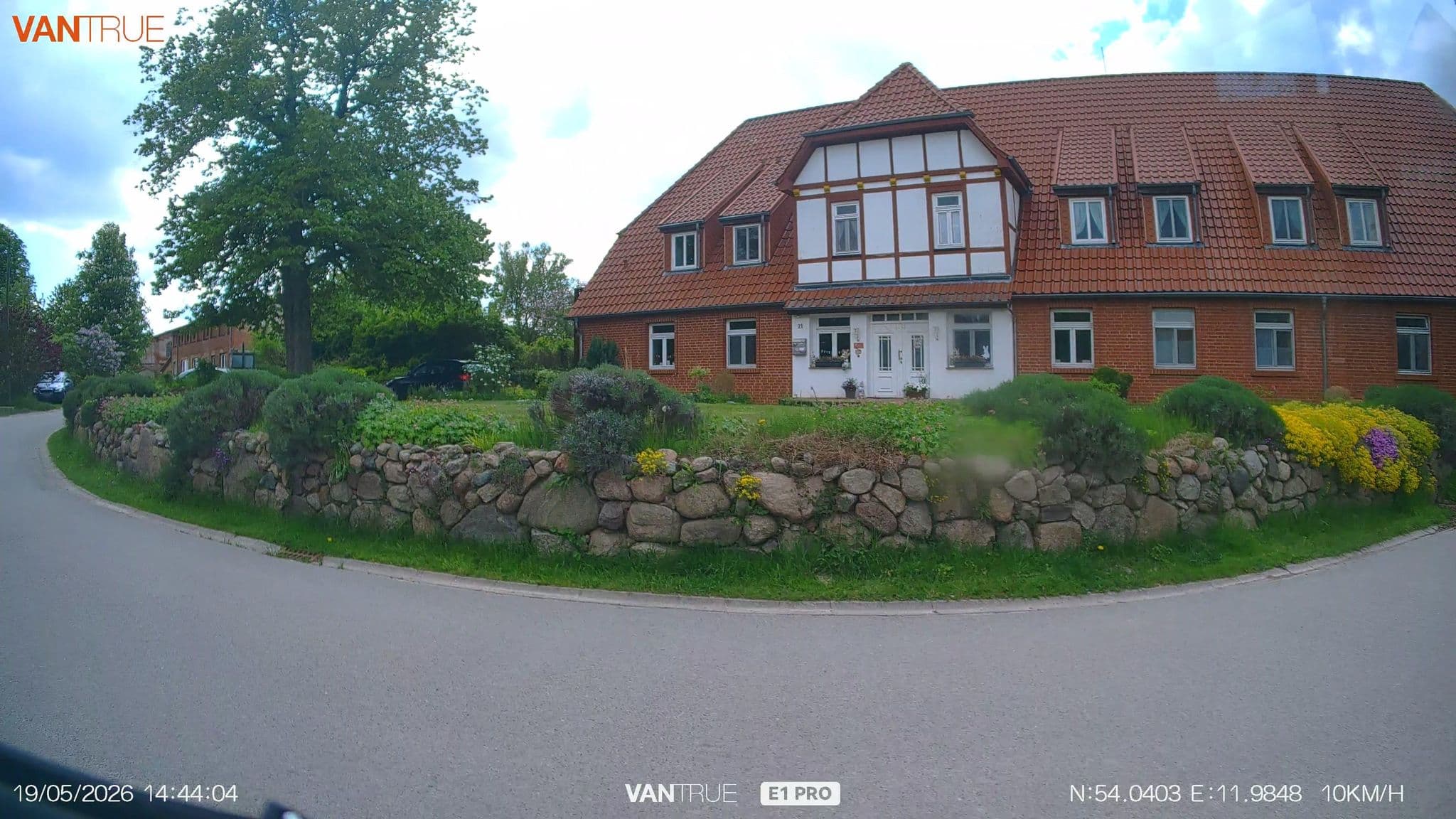 Street view near Gästehaus Bliesekow, Stäbelow — © LordOslo (CC BY-SA · Mapillary)