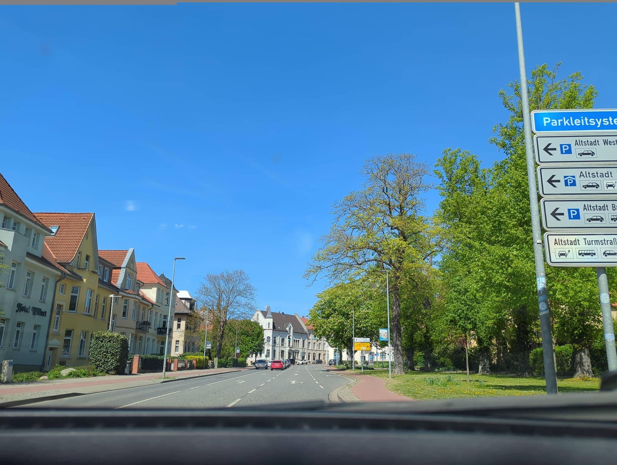 Street view near Hotel Willert Inh. Rita Elbert, Wismar — © hotteliene (CC BY-SA · Mapillary)