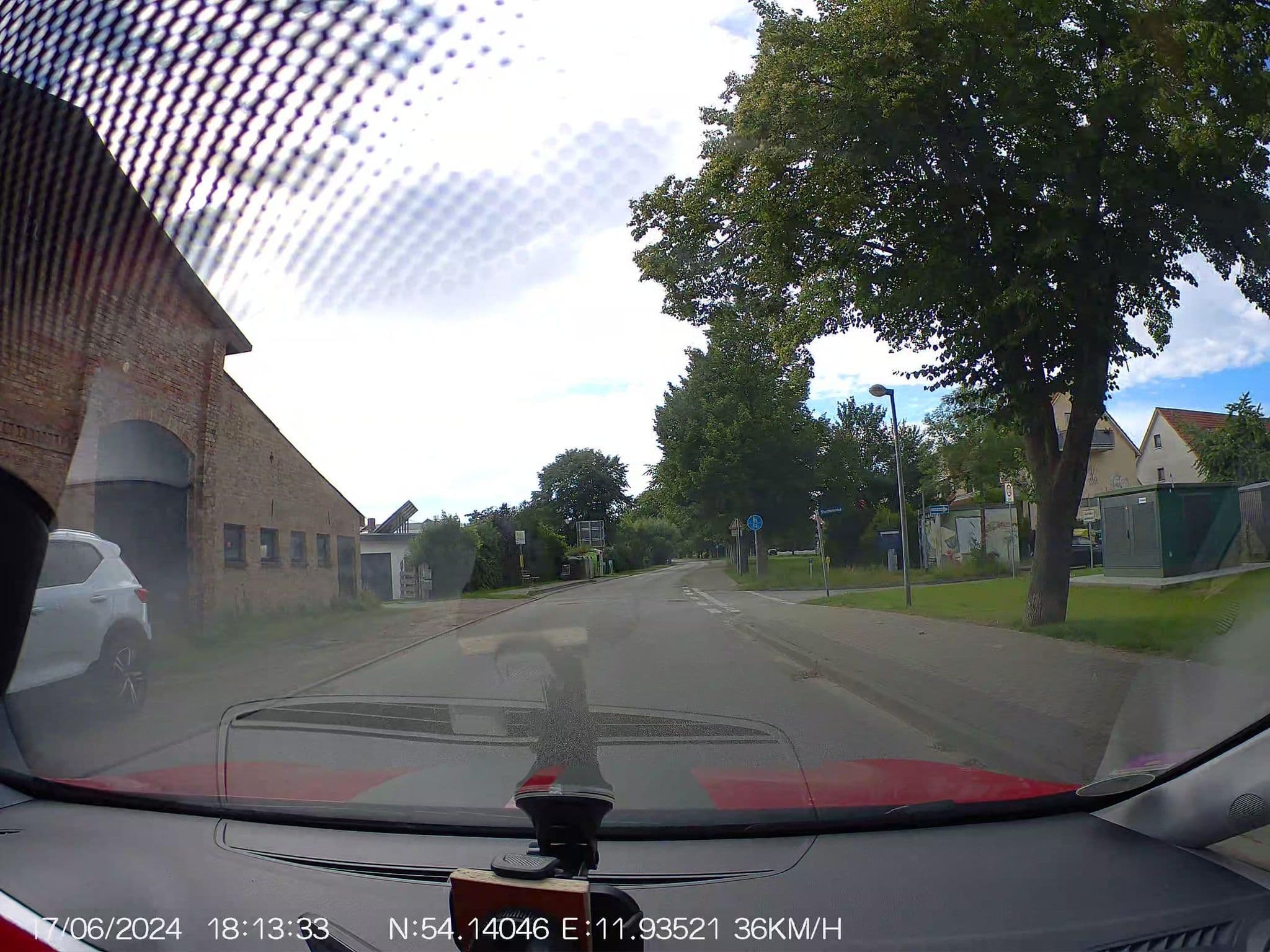 Street view near Hotel Kaisers Ostseeperle Börgerende, Börgerende-Rethwisch — © AR88 (CC BY-SA · Mapillary)