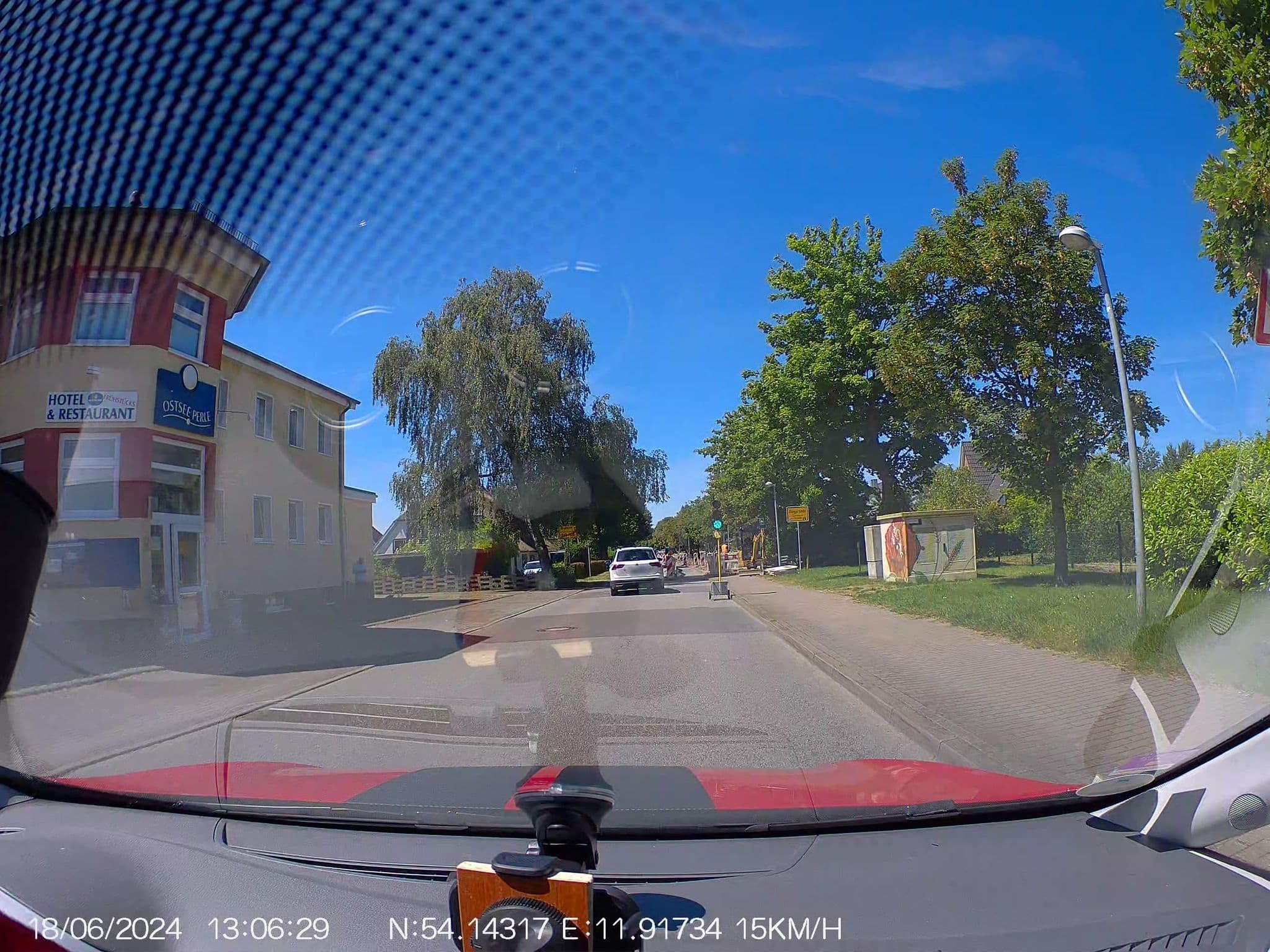 Street view near Kaisers Ostseeperle, Börgerende-Rethwisch — © AR88 (CC BY-SA · Mapillary)