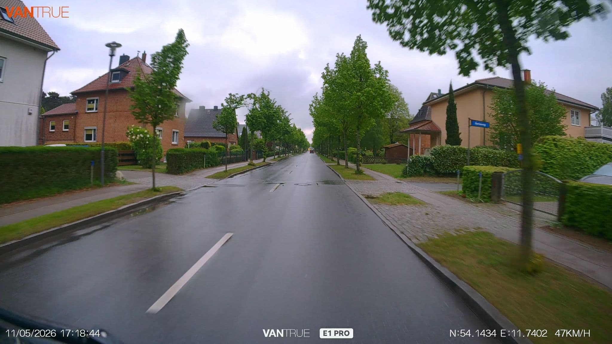 Street view near Villa Silva Ferienwohnung, Ostseebad Kühlungsborn — © LordOslo (CC BY-SA · Mapillary)
