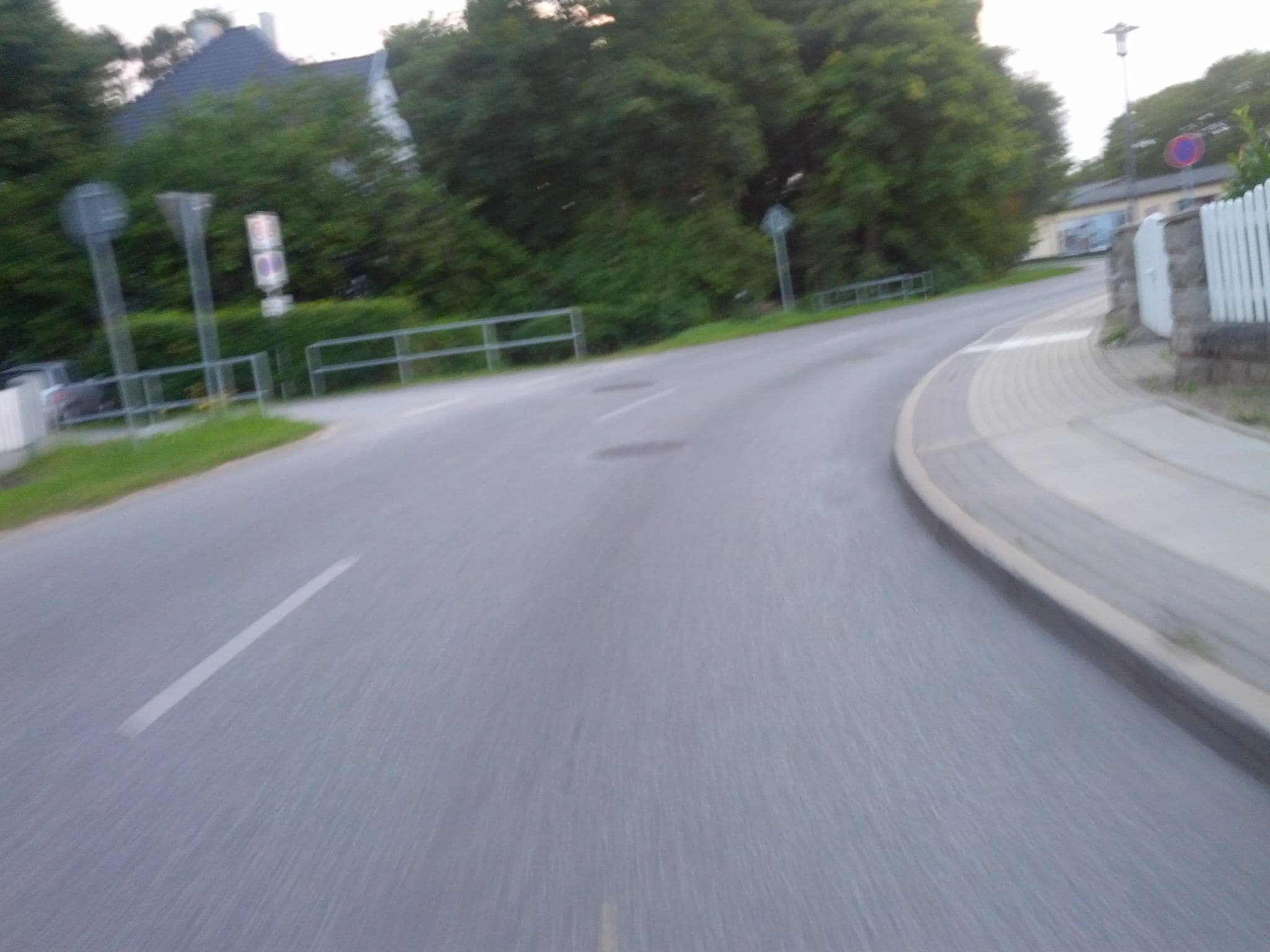 Street view near Wohnpark an der Mühle, Ostseebad Kühlungsborn — © zoegglmeyr (CC BY-SA · Mapillary)