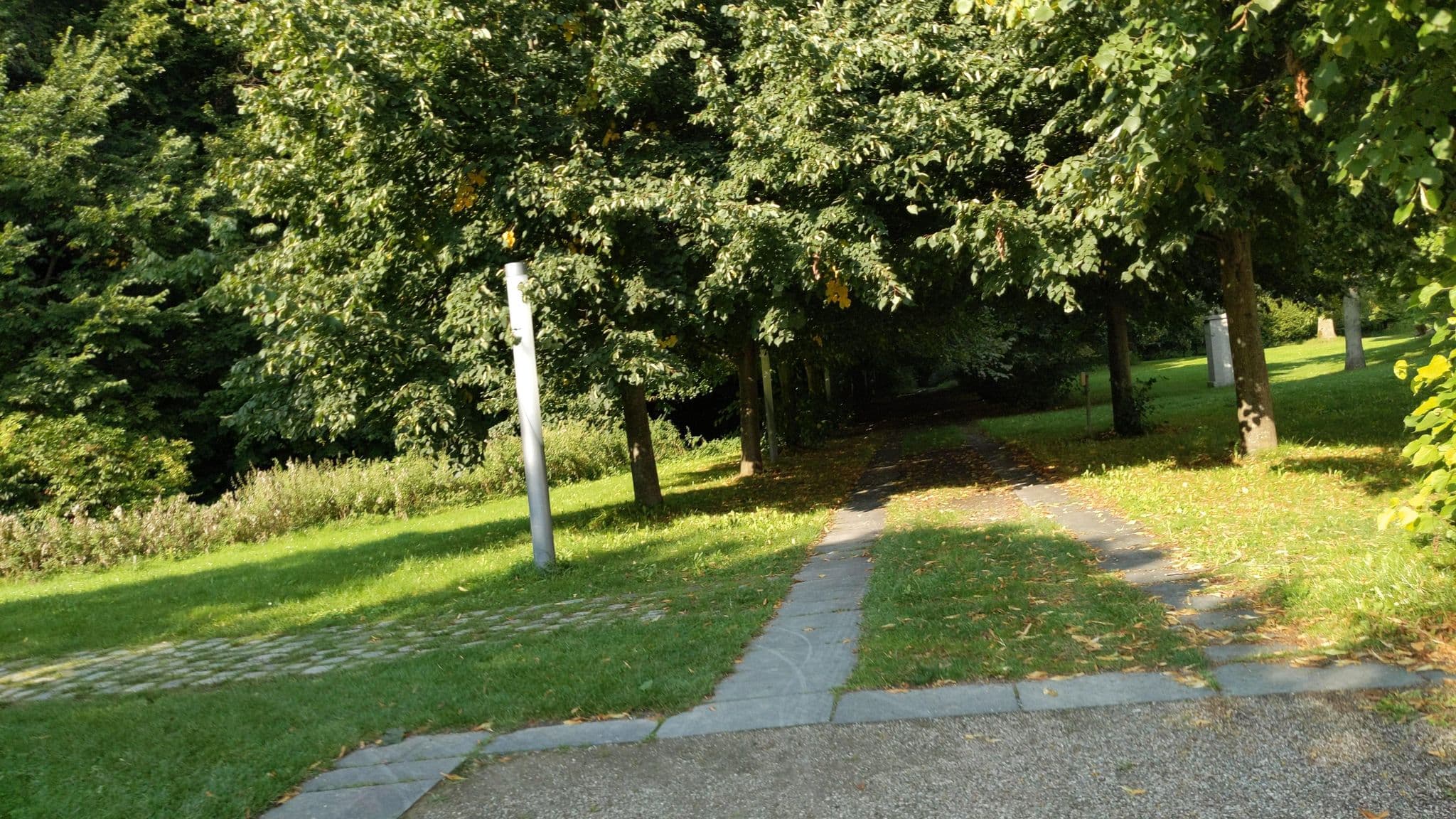 Street view near Schlossgut Groß Schwansee, Kalkhorst — © rasmustravemnd (CC BY-SA · Mapillary)