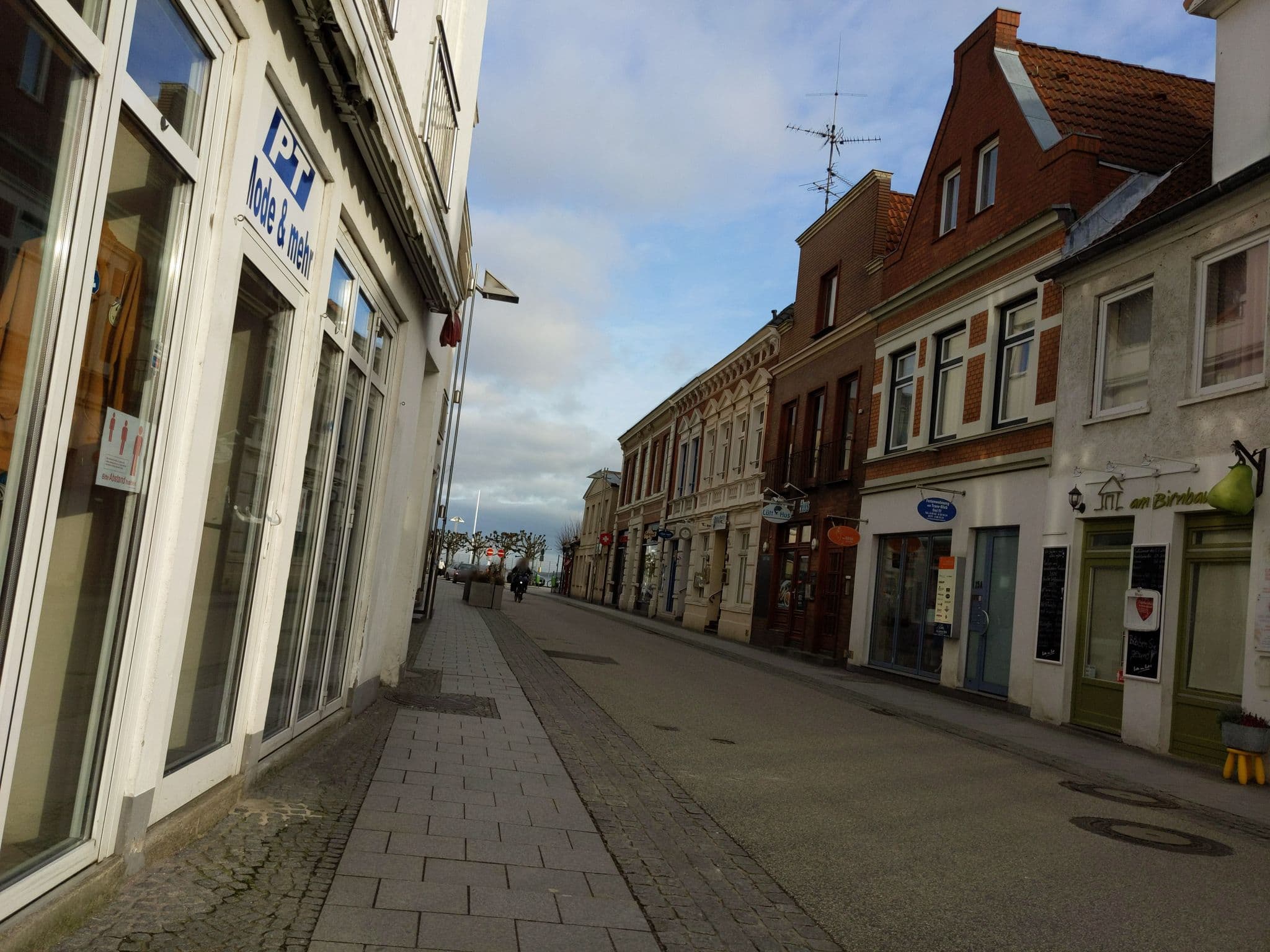 Street view near Rooming24, kleine Pension, Travemünde — © rasmustravemnd (CC BY-SA · Mapillary)