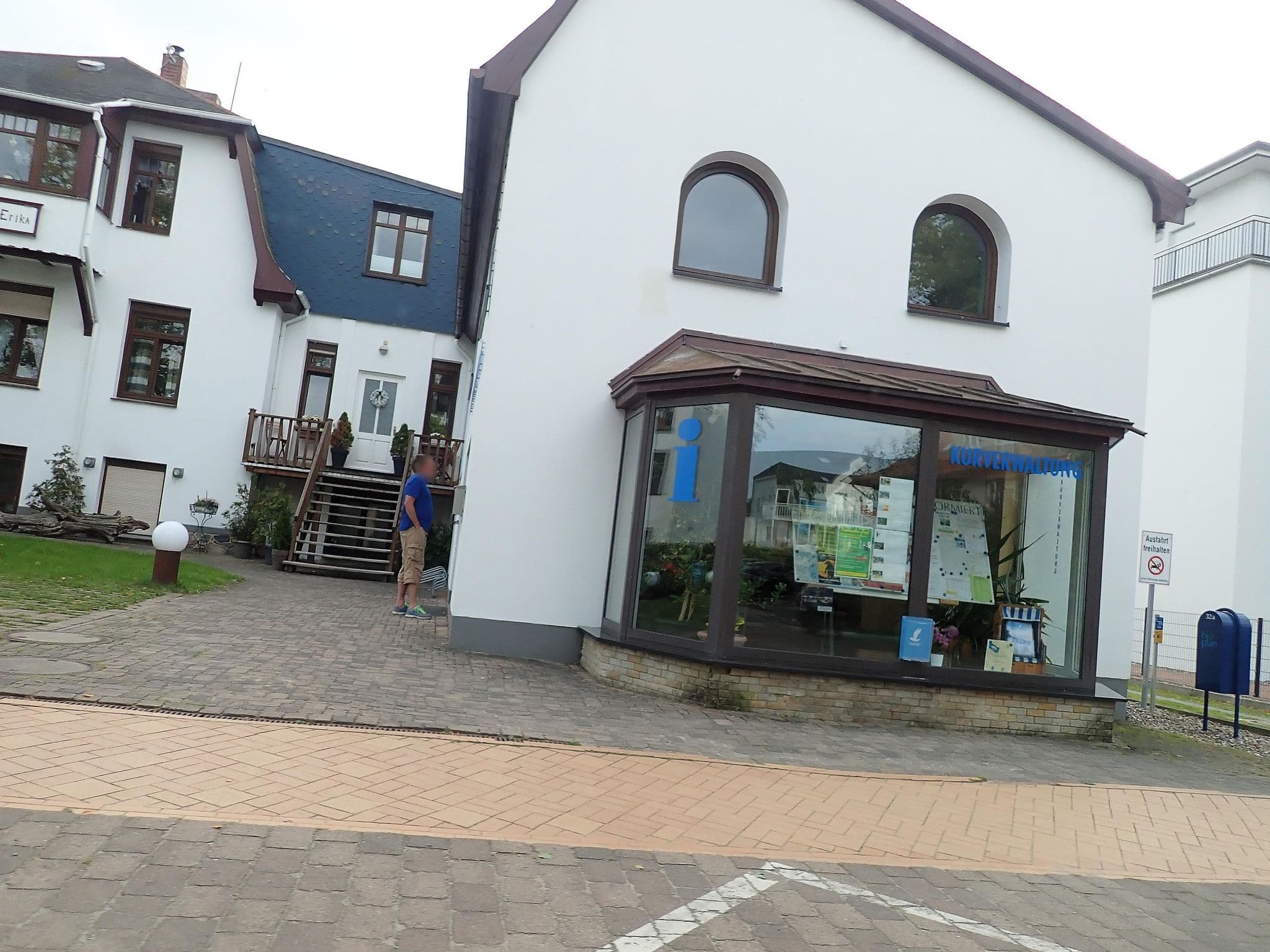 Street view near Villa Erika Zimmervermittlung, Börgerende-Rethwisch — © jordanthao (CC BY-SA · Mapillary)