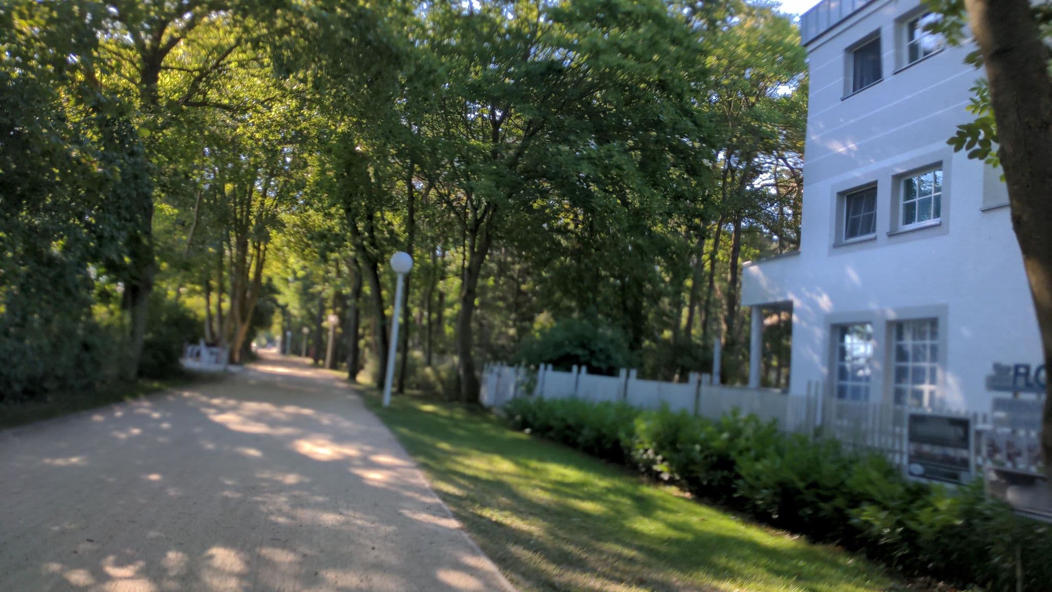 Street view near Florida Haus am Strand, Ostseebad Boltenhagen — © rasmustravemnd (CC BY-SA · Mapillary)