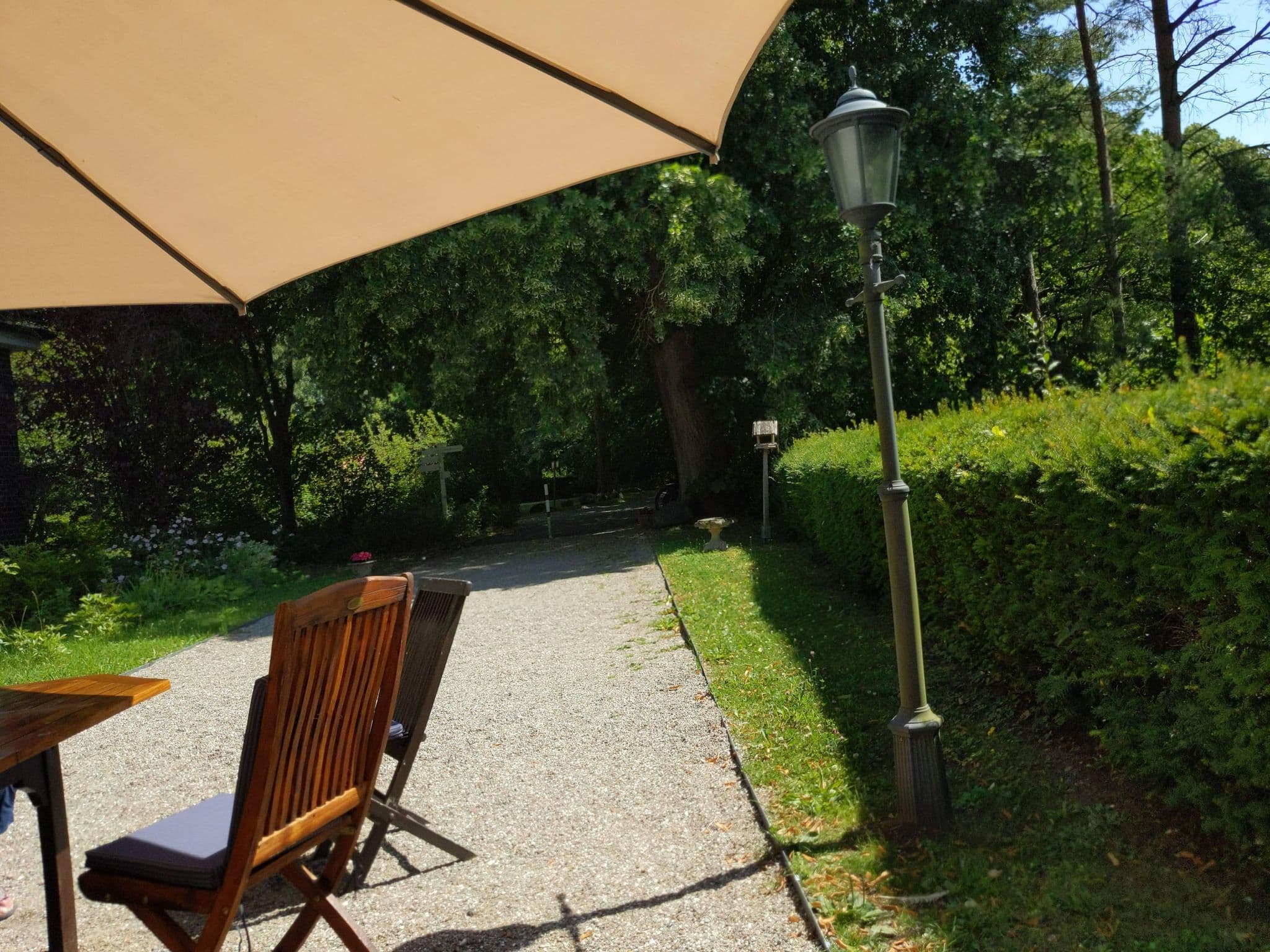 Street view near Bio- und Gesundheitshotel Gutshaus Stellshagen, Klütz — © rasmustravemnd (CC BY-SA · Mapillary)
