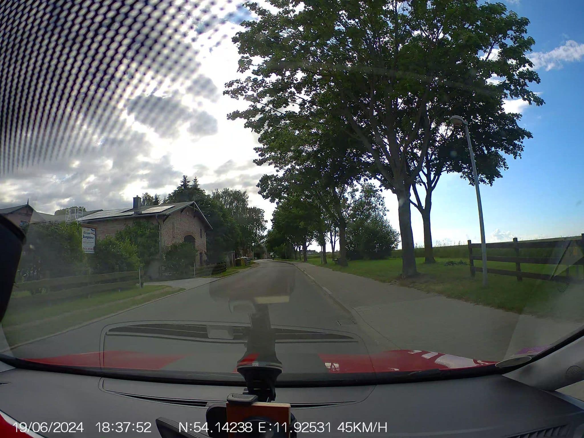 Street view near Ostseebungalow-Peters, Börgerende-Rethwisch — © AR88 (CC BY-SA · Mapillary)