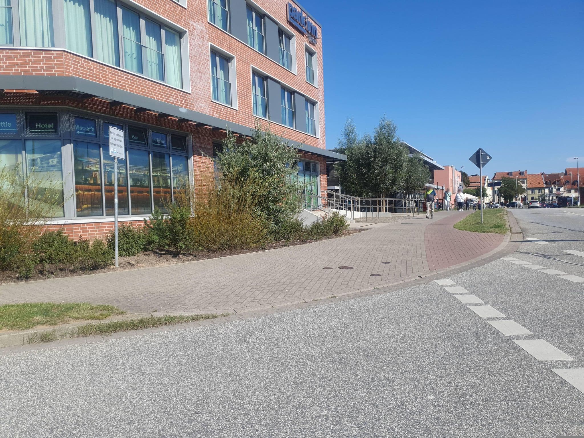 Street view near Park Inn by Radisson Wismar, Wismar — © bernd_niemann (CC BY-SA · Mapillary)