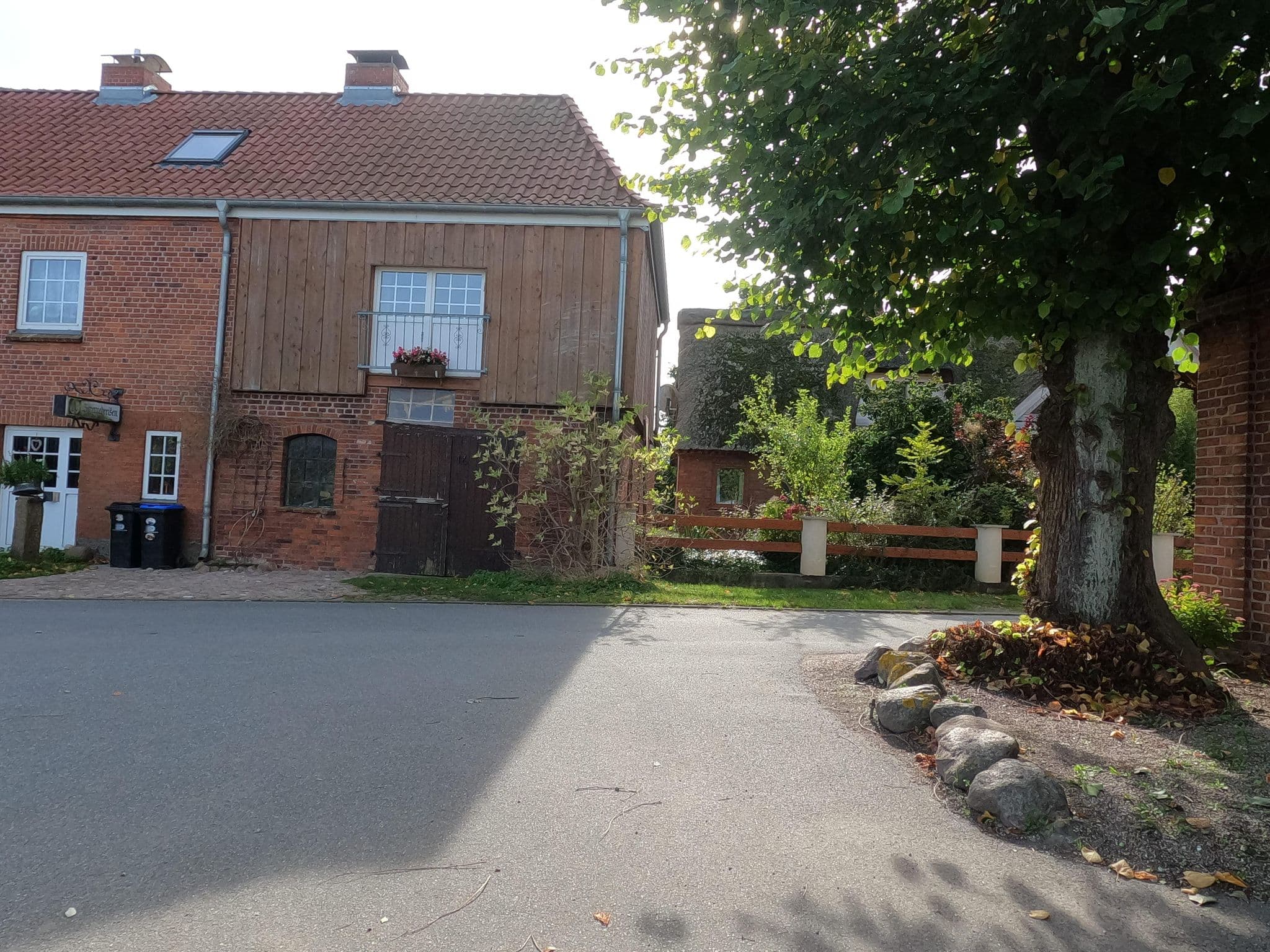 Street view near Pension Lindenkrug, Grube — © chuck (CC BY-SA · Mapillary)