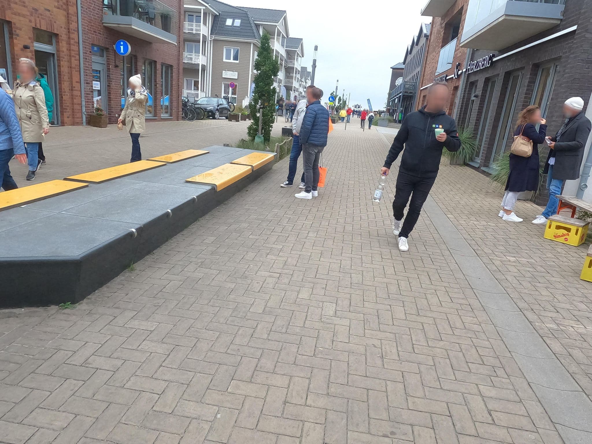 Street view near Ostsee - Appartement Nr 87a Strandkorb im Strand Resort, Heiligenhafen — © chuck (CC BY-SA · Mapillary)