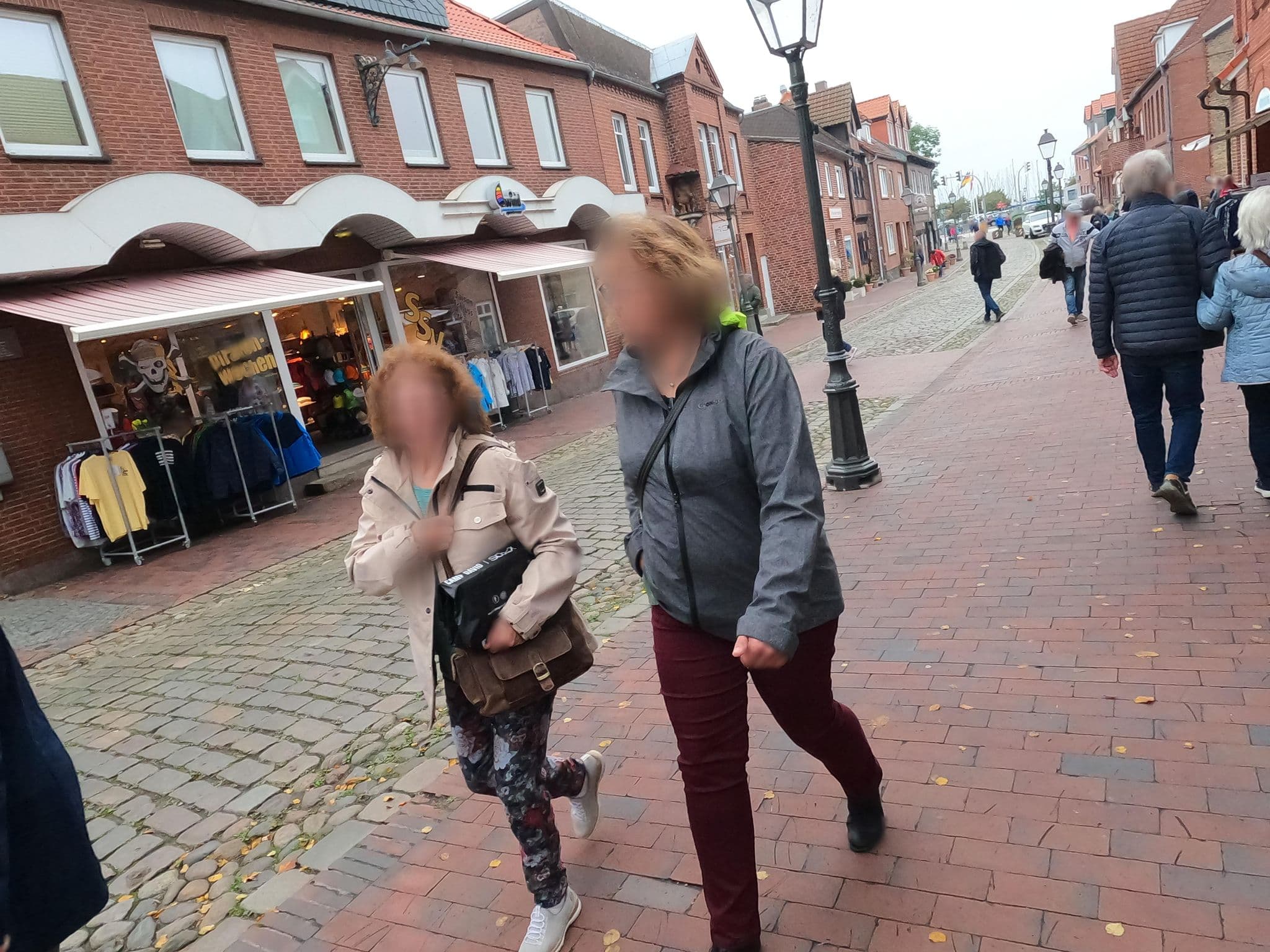 Street view near Gästehaus Christine, Heiligenhafen — © chuck (CC BY-SA · Mapillary)