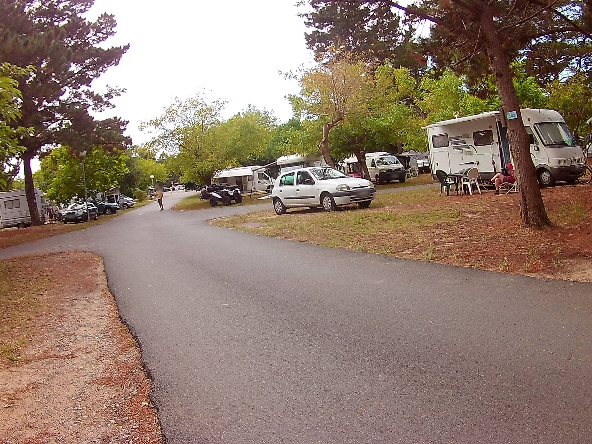 Street view near Les Pins Bleus, Labenne — © elgolfo (CC BY-SA · Mapillary)