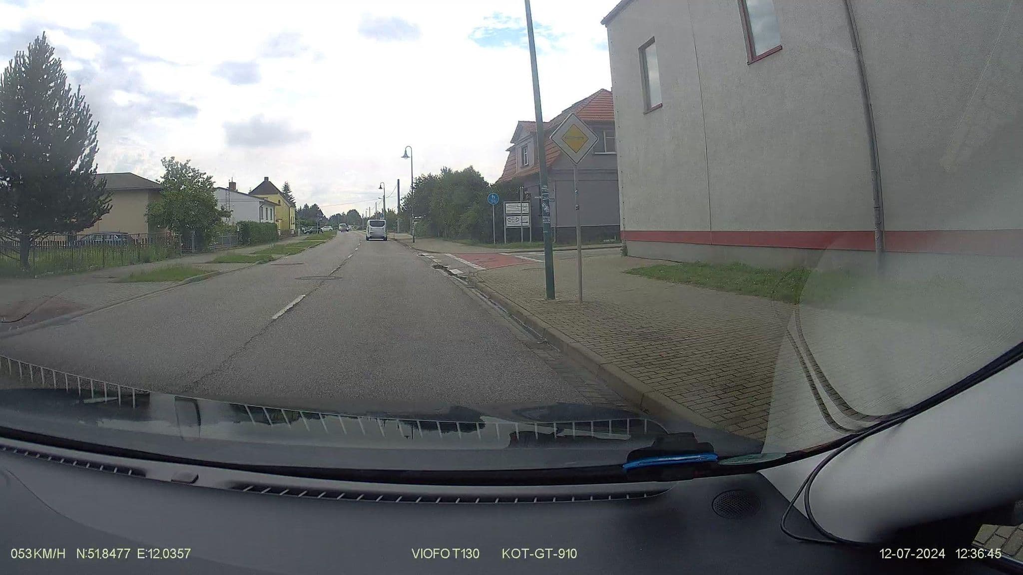 Street view near Pension Heenemann, Aken — © Joschi85 (CC BY-SA · Mapillary)