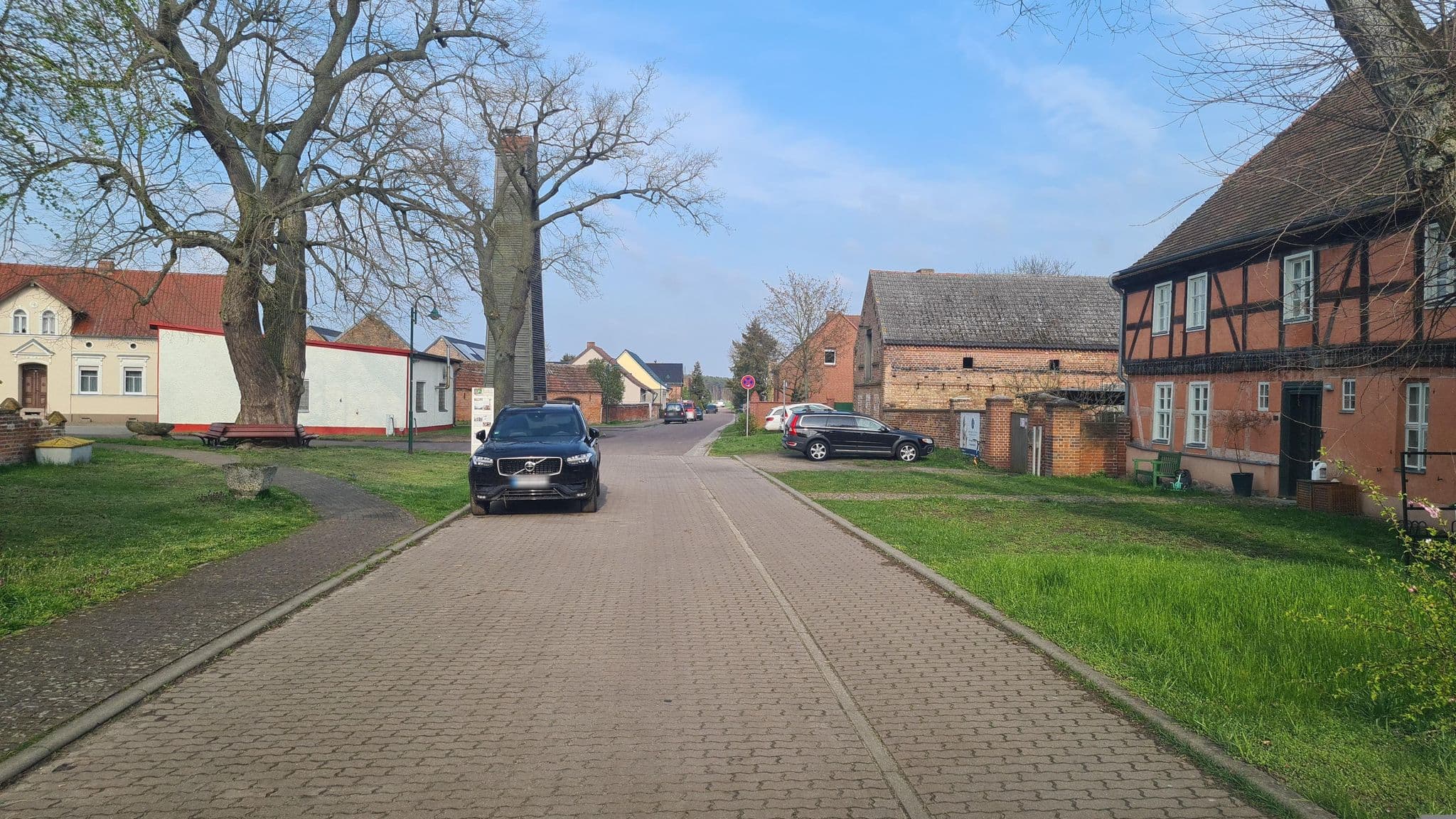 Street view near Lehnschulzenhof Viesen, Wusterwitz — © dsmm (CC BY-SA · Mapillary)