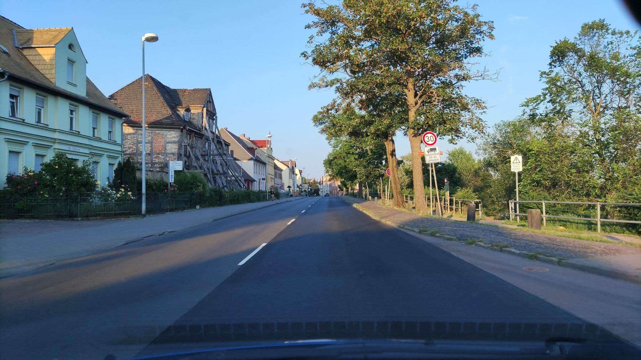Street view near Villa Elbheim Pension, Wörlitz — © hotteliene (CC BY-SA · Mapillary)
