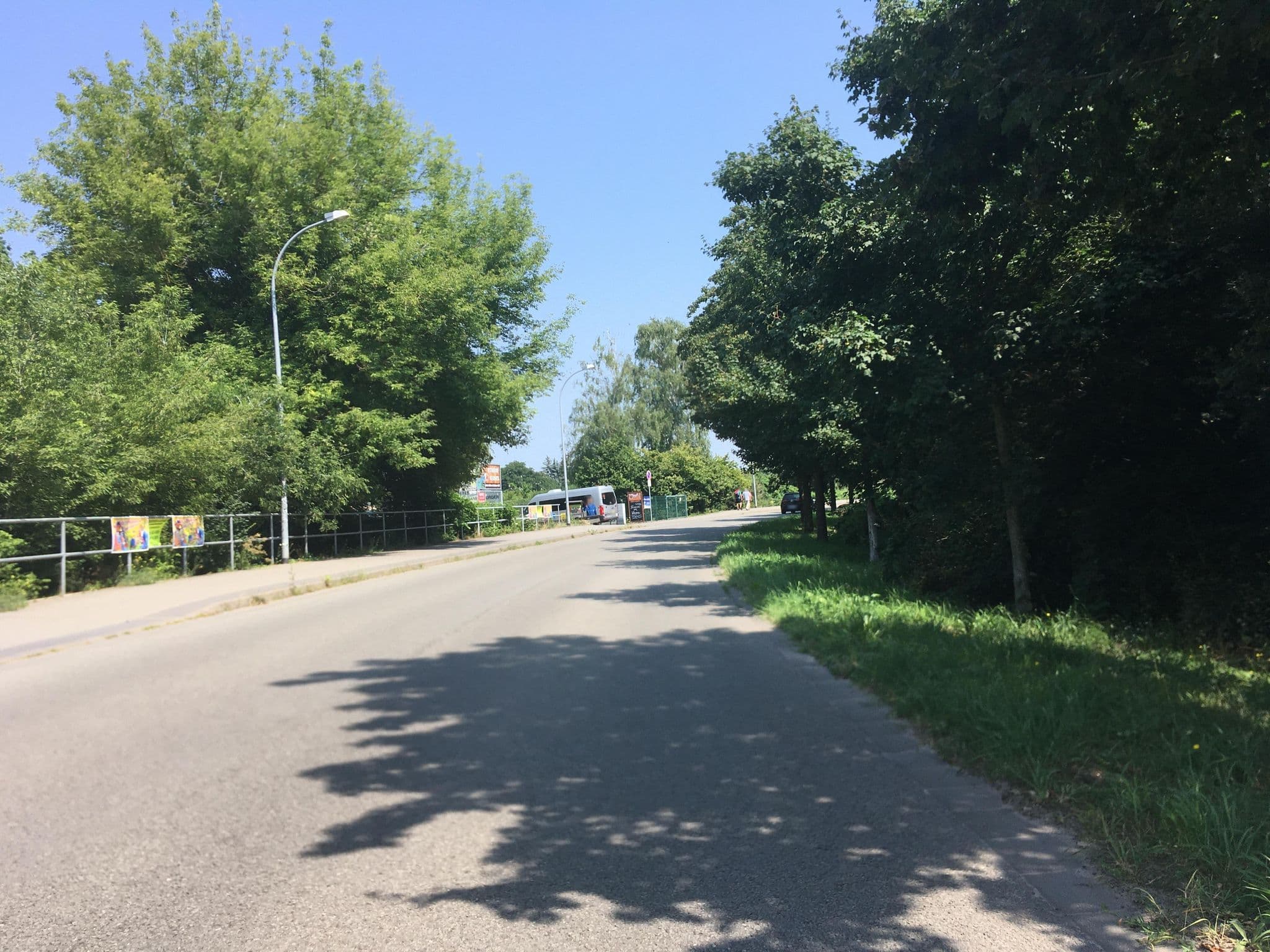 Street view near Niederhavel Marina, Brandenburg an der Havel — © eserte (CC BY-SA · Mapillary)