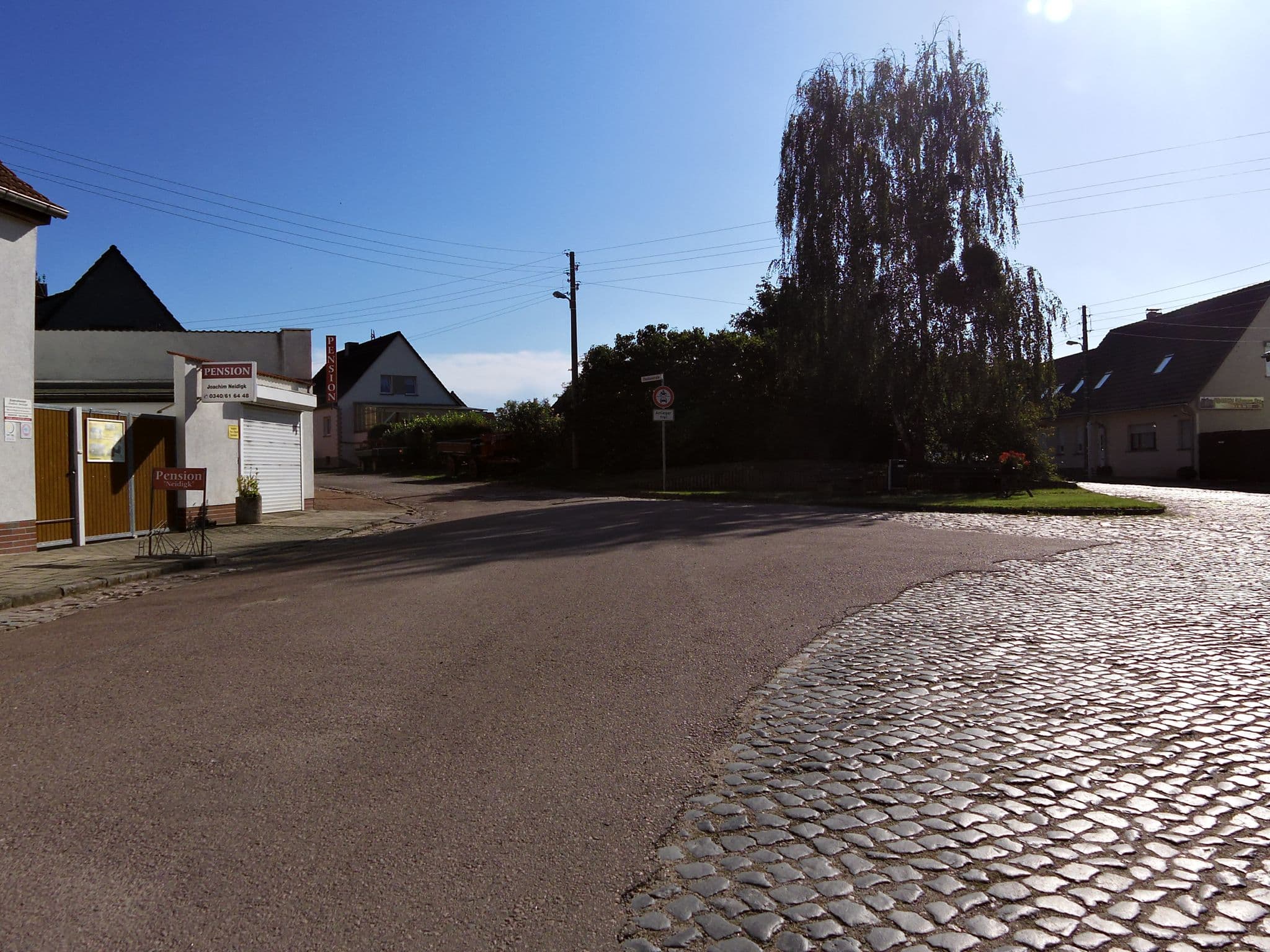 Street view near Pension Neidigk Joachim, Dessau — © zoegglmeyr (CC BY-SA · Mapillary)