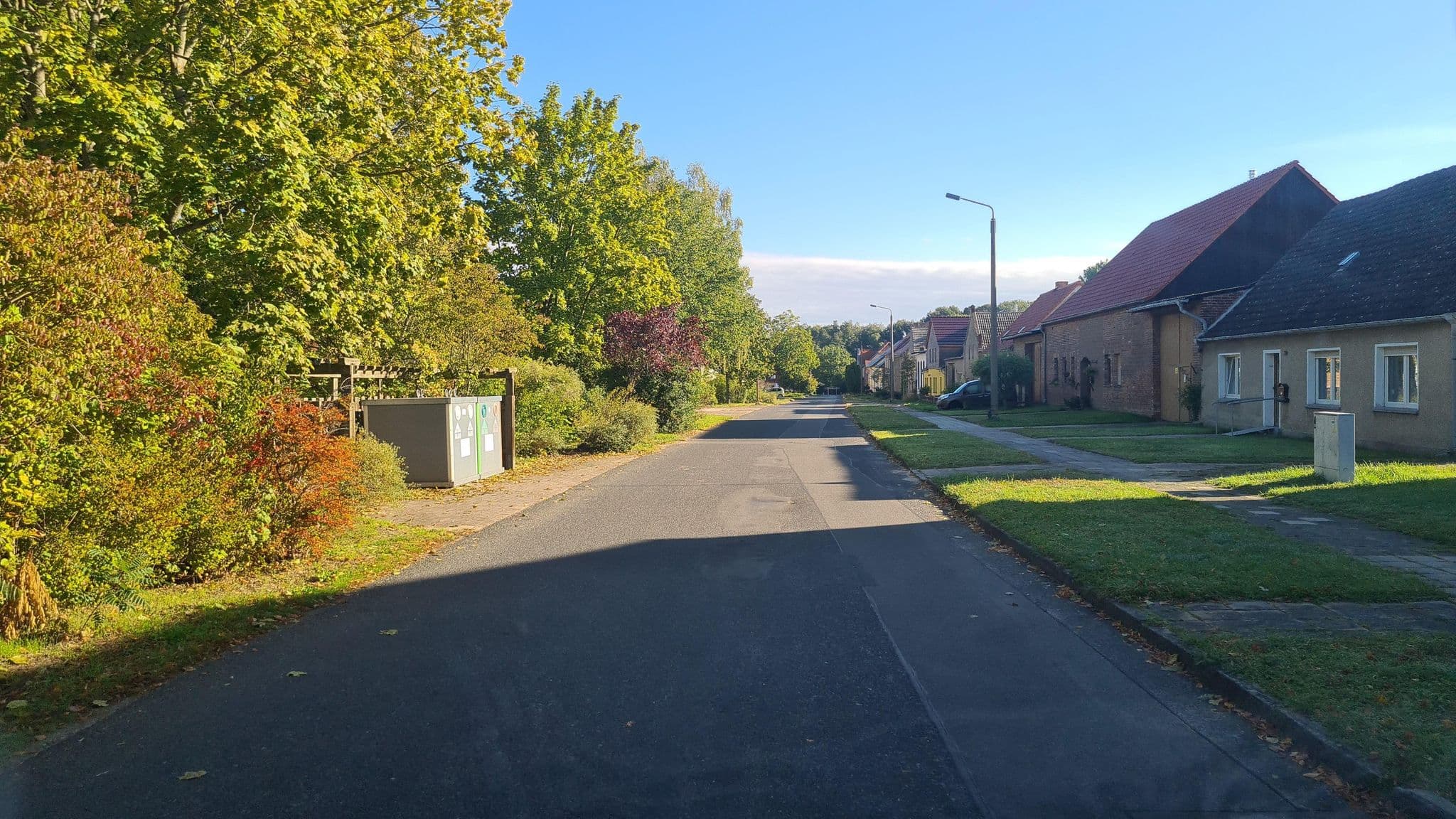 Street view near Märkisches Gästehaus, Bad Belzig — © dsmm (CC BY-SA · Mapillary)