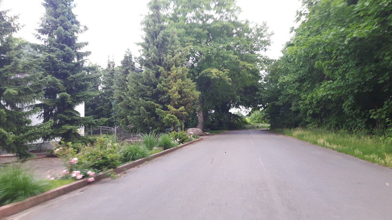 Street view near Weißes Haus Pension, Gräfenhainichen — © changchun1 (CC BY-SA · Mapillary)