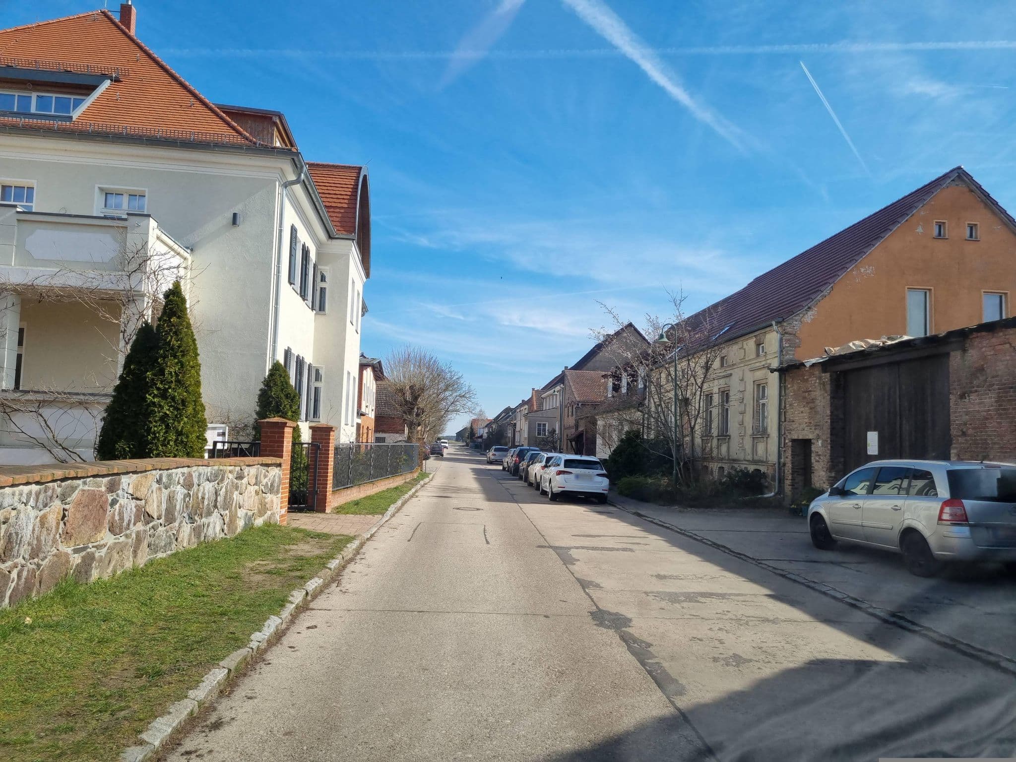 Street view near Seminarhotel Kuhlowitz GmbH, Bad Belzig — © dsmm (CC BY-SA · Mapillary)