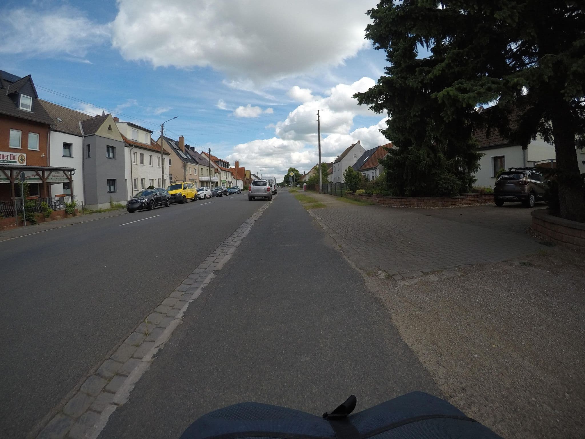 Street view near Thüringer Hof, Dessau — © mfa (CC BY-SA · Mapillary)