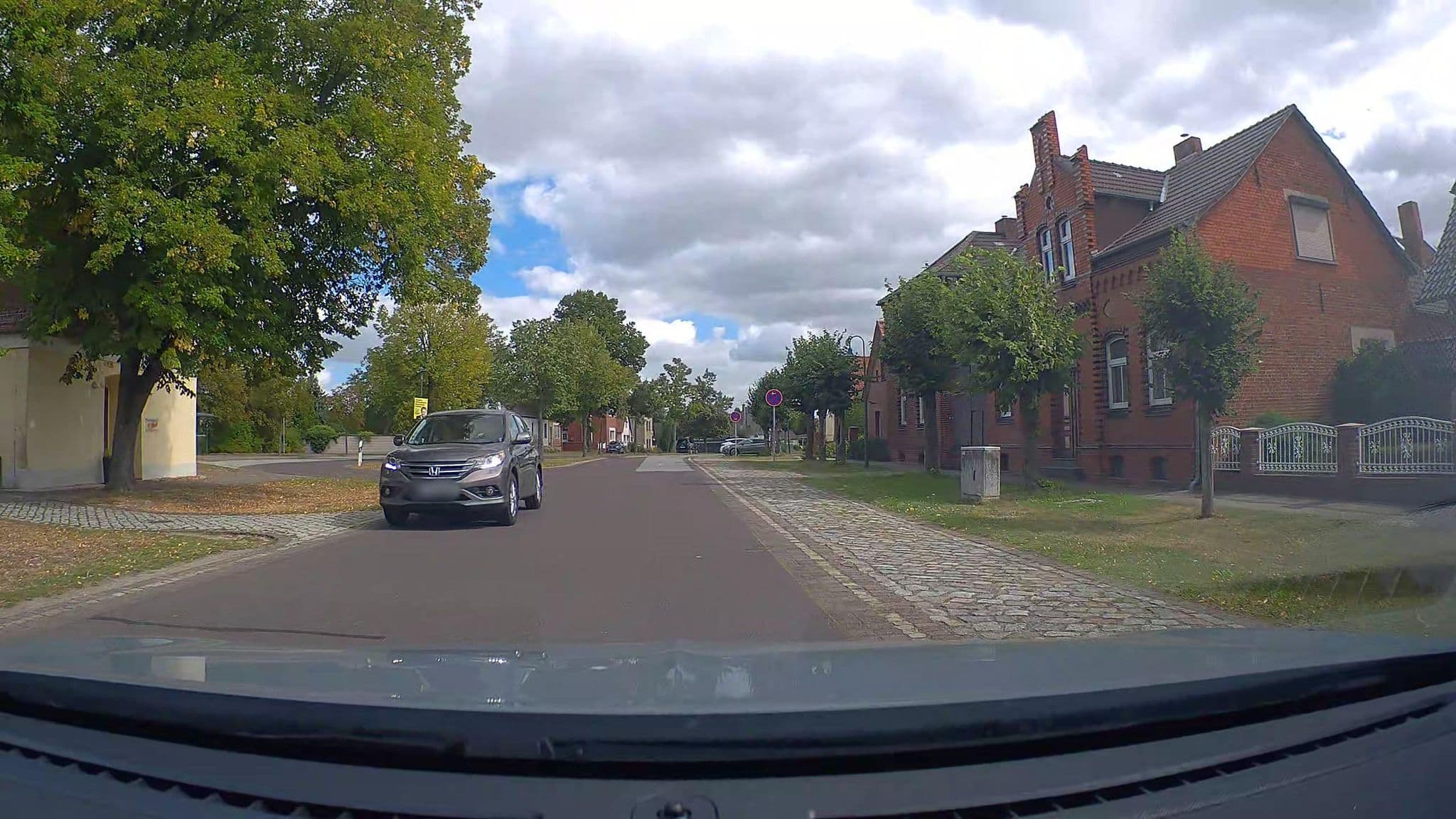 Street view near Modest J., Modest R. Pension, Schönhausen — © poxonline (CC BY-SA · Mapillary)