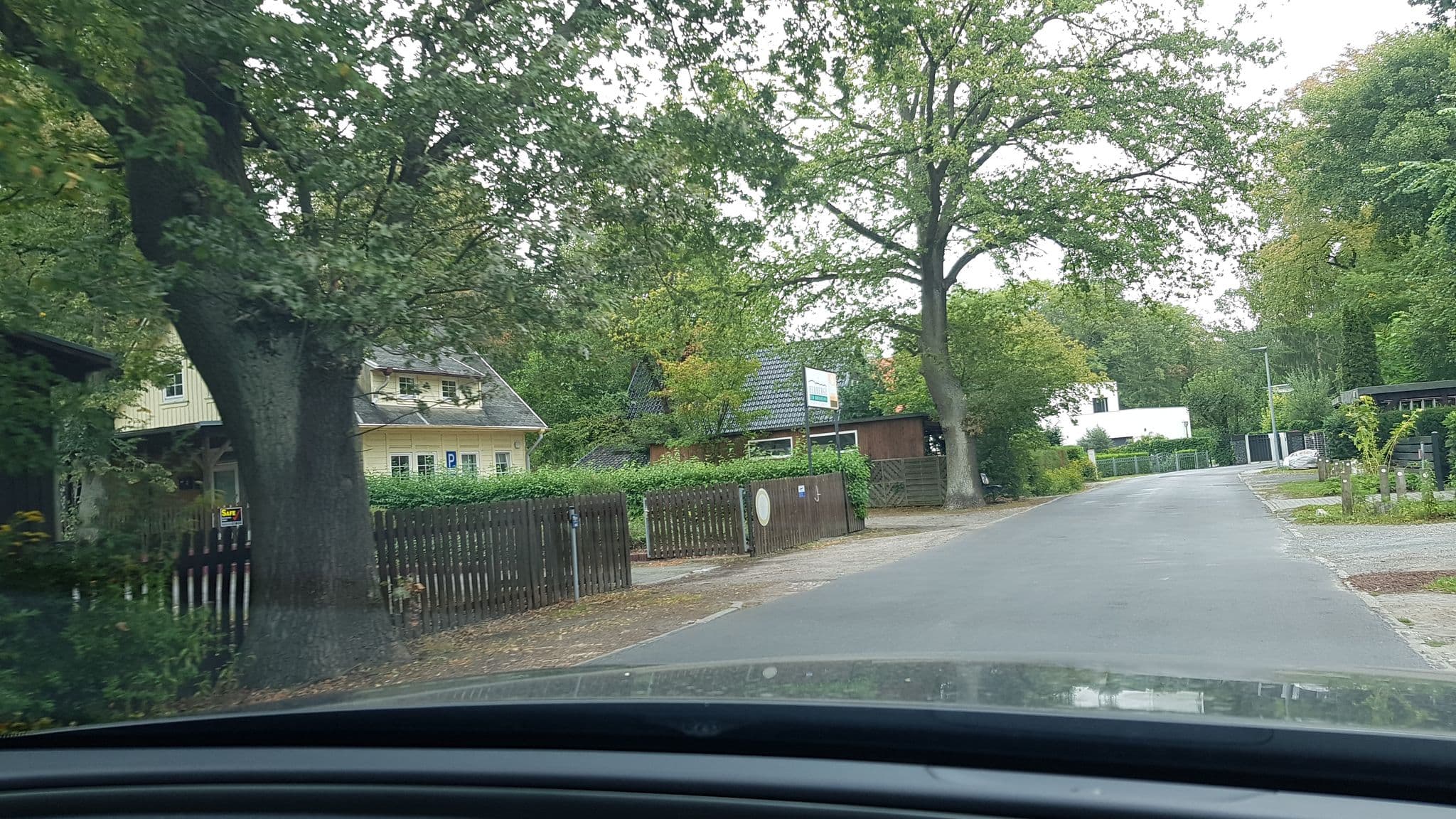 Street view near Herberge zum Brieselang, Brieselang — © atpl_pilot (CC BY-SA · Mapillary)
