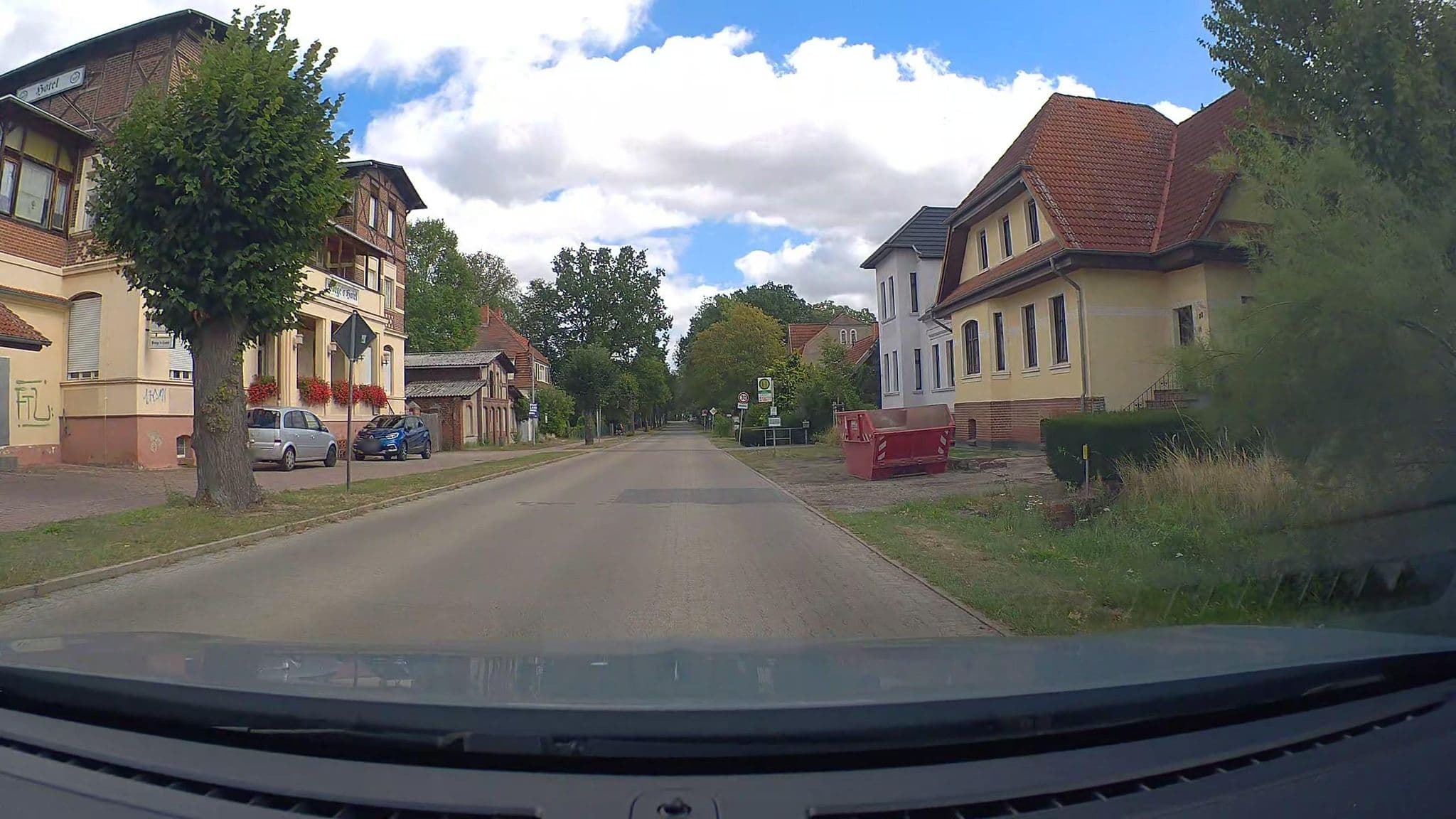 Street view near Hotel Poeges Inh. R. Lucke, Jerichow — © poxonline (CC BY-SA · Mapillary)