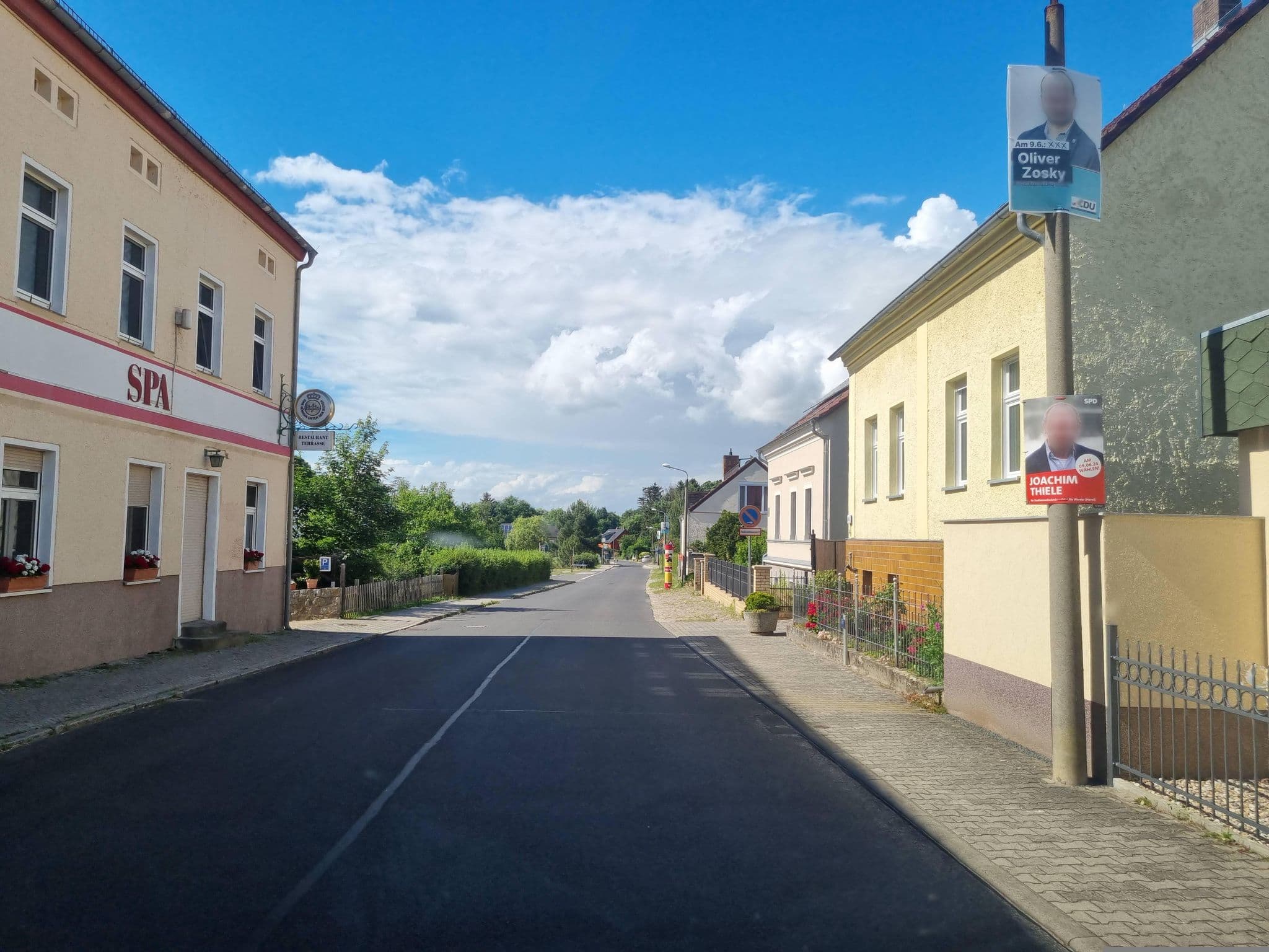 Street view near Hotel Mohr e.K., Werder — © dsmm (CC BY-SA · Mapillary)