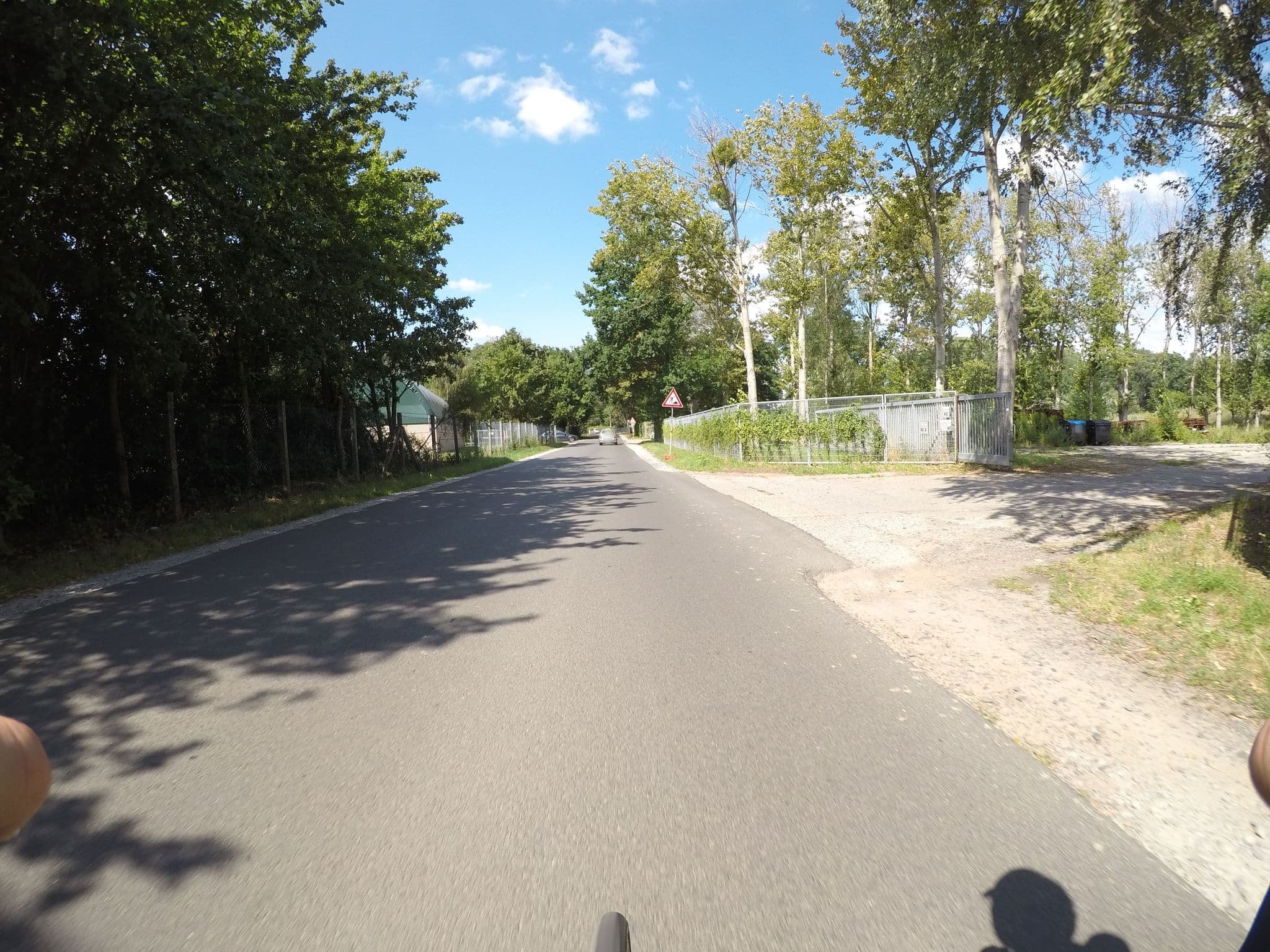 Street view near Landgut Nedlitz, Potsdam — © kartonage (CC BY-SA · Mapillary)
