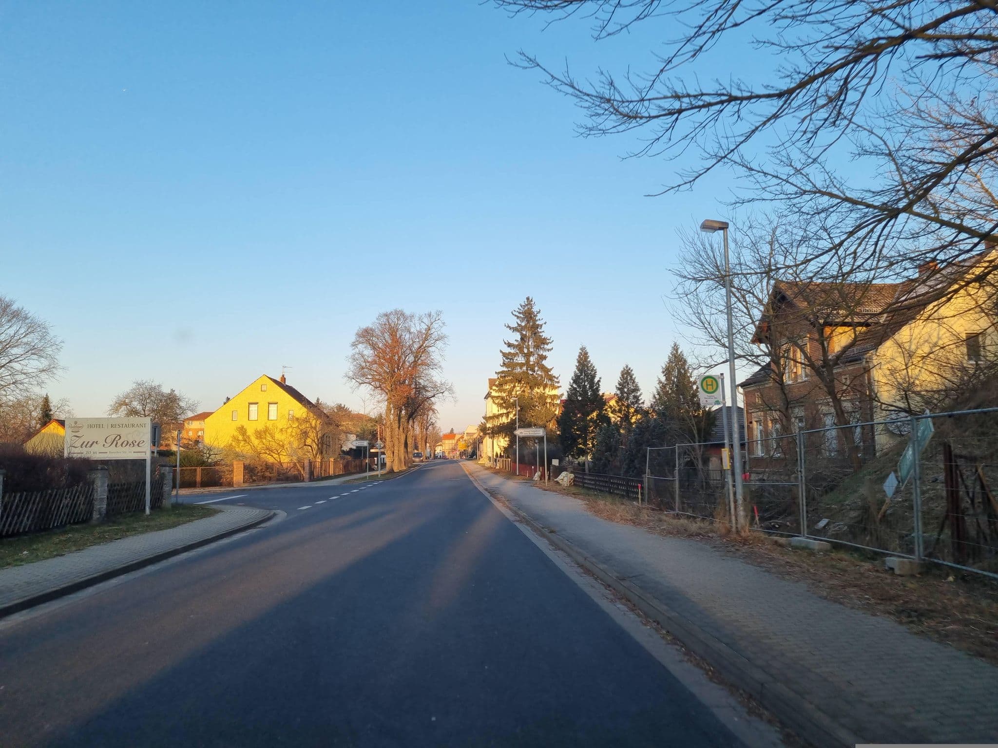 Street view near Hotel Zur Rose, Trebbin — © dsmm (CC BY-SA · Mapillary)