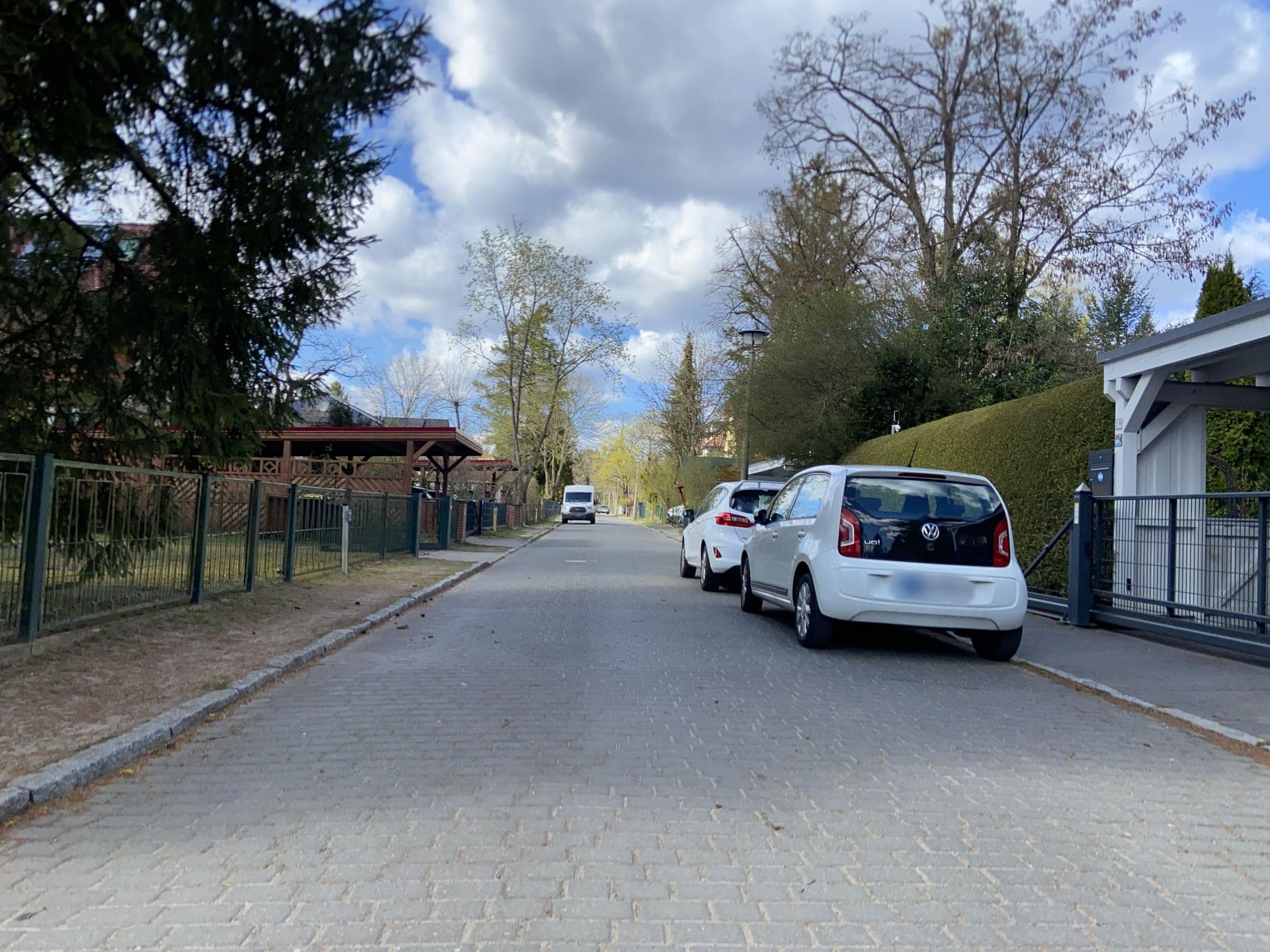 Street view near Gästezimmer Hölzel, Stahnsdorf — © eserte (CC BY-SA · Mapillary)