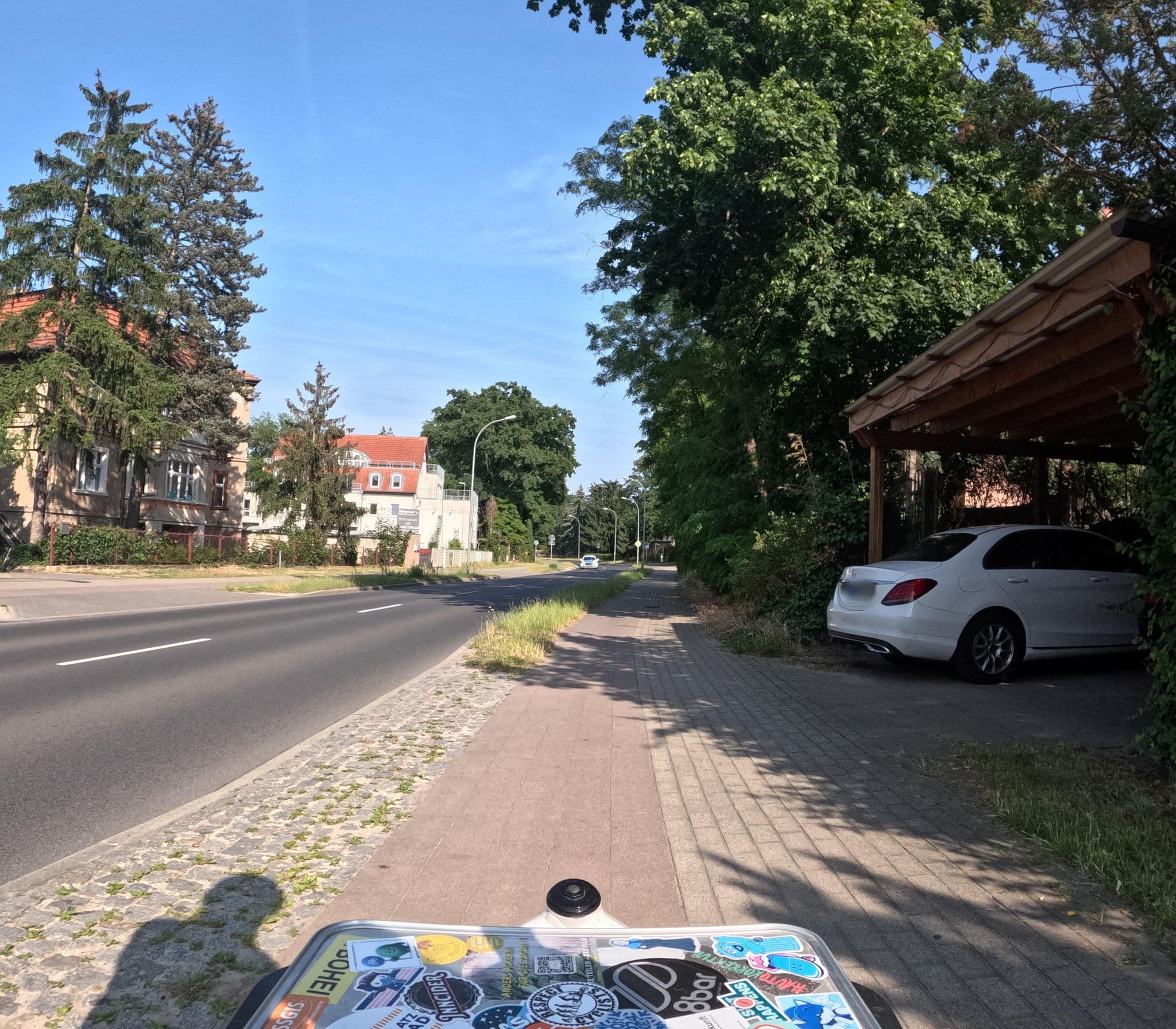 Street view near Pension am Hang, Stahnsdorf — © britiger (CC BY-SA · Mapillary)