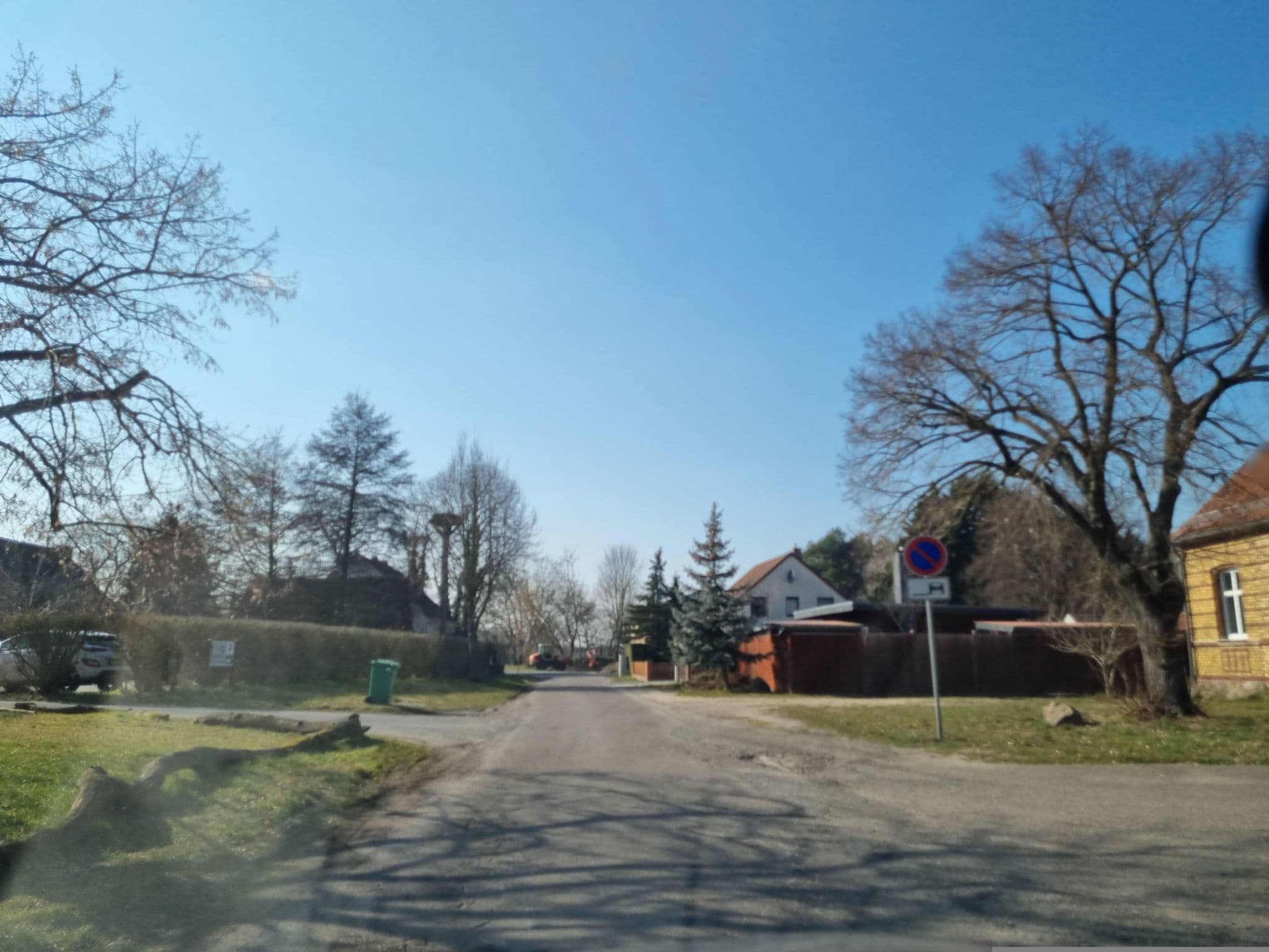 Street view near Erlebnishof Jüterbog-Werder, Jüterbog — © dsmm (CC BY-SA · Mapillary)