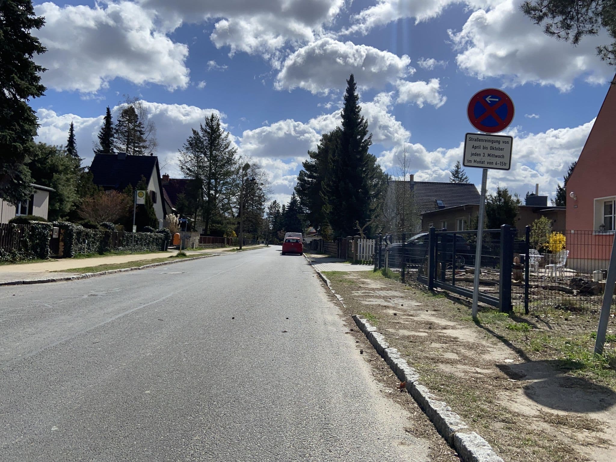 Street view near Fremdenzimmer Bösl, Stahnsdorf — © eserte (CC BY-SA · Mapillary)