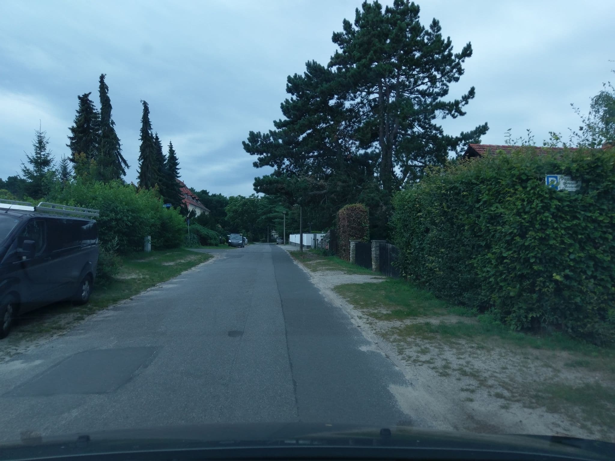 Street view near Pension & Fremdenzimmer Reichelt, Stahnsdorf — © bufonto (CC BY-SA · Mapillary)