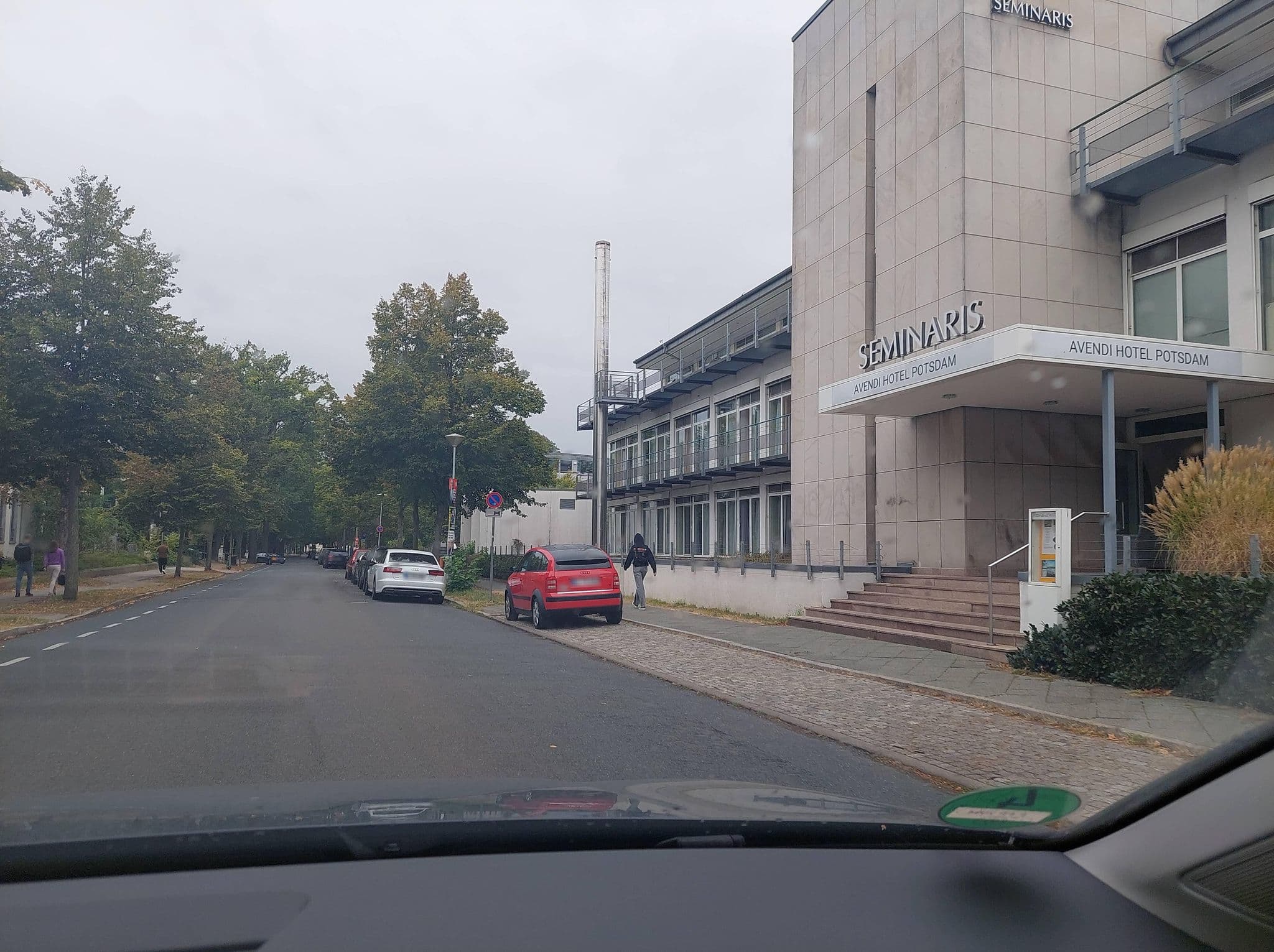 Street view near GCH Hotels GmbH, Wannsee — © DBSEV_SBB (CC BY-SA · Mapillary)