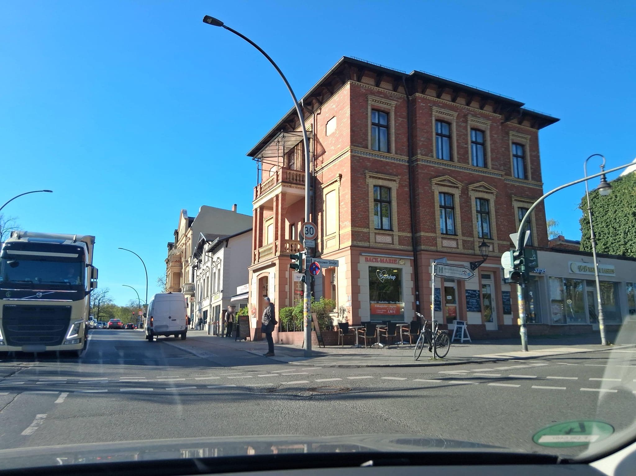 Street view near Johannsen Wolfgang Rentenberater, Zehlendorf — © DBSEV_SBB (CC BY-SA · Mapillary)