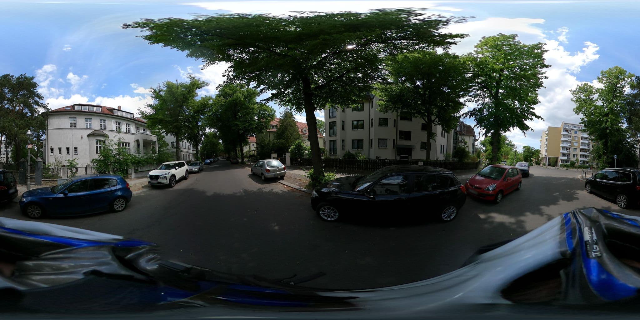 Street view near Langobardenallee Airbnb, Westend — © eserte (CC BY-SA · Mapillary)