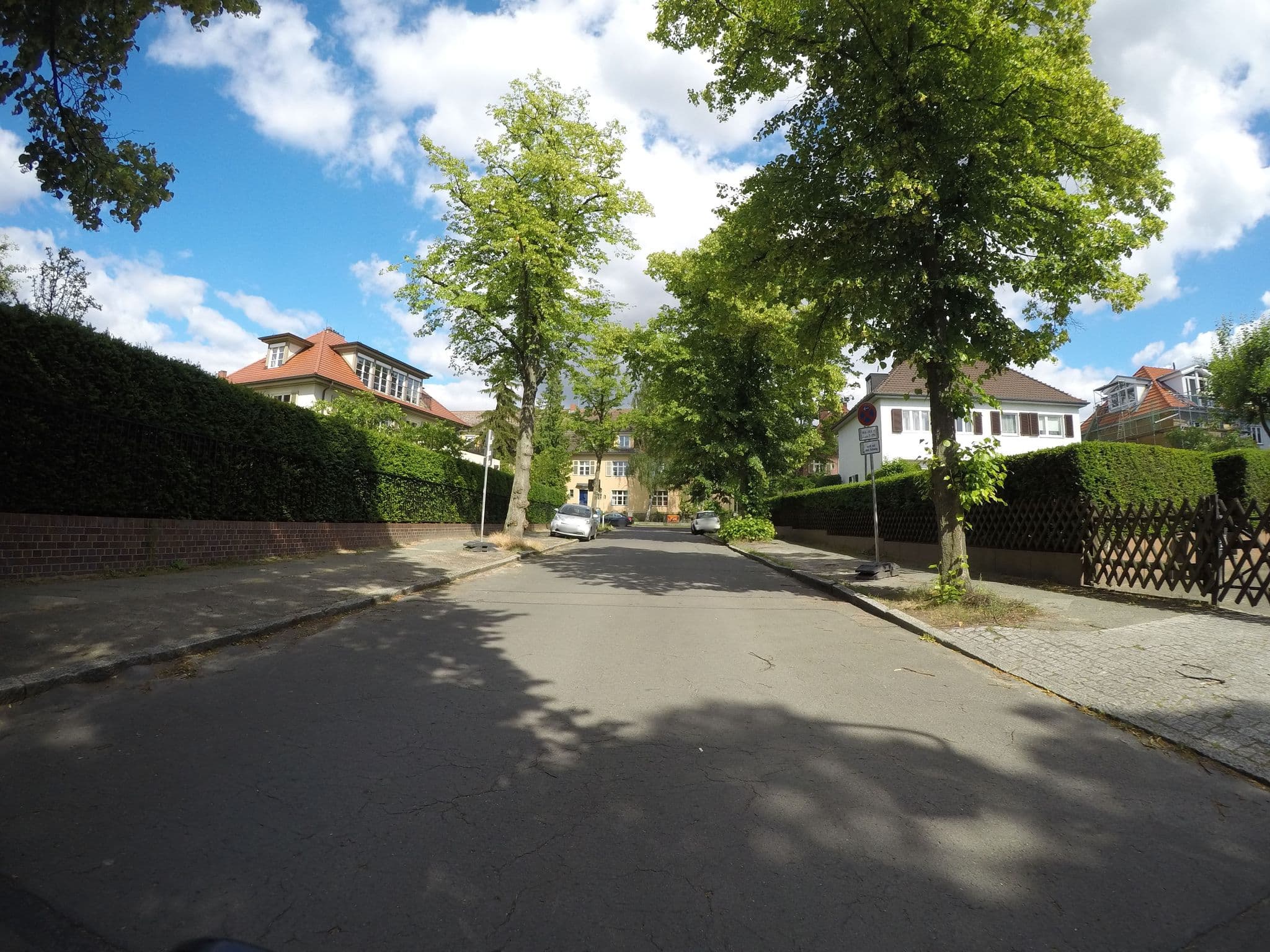 Street view near Bushaltestelle Hollaendische Muehle, Dahlem — © dl7auq (CC BY-SA · Mapillary)