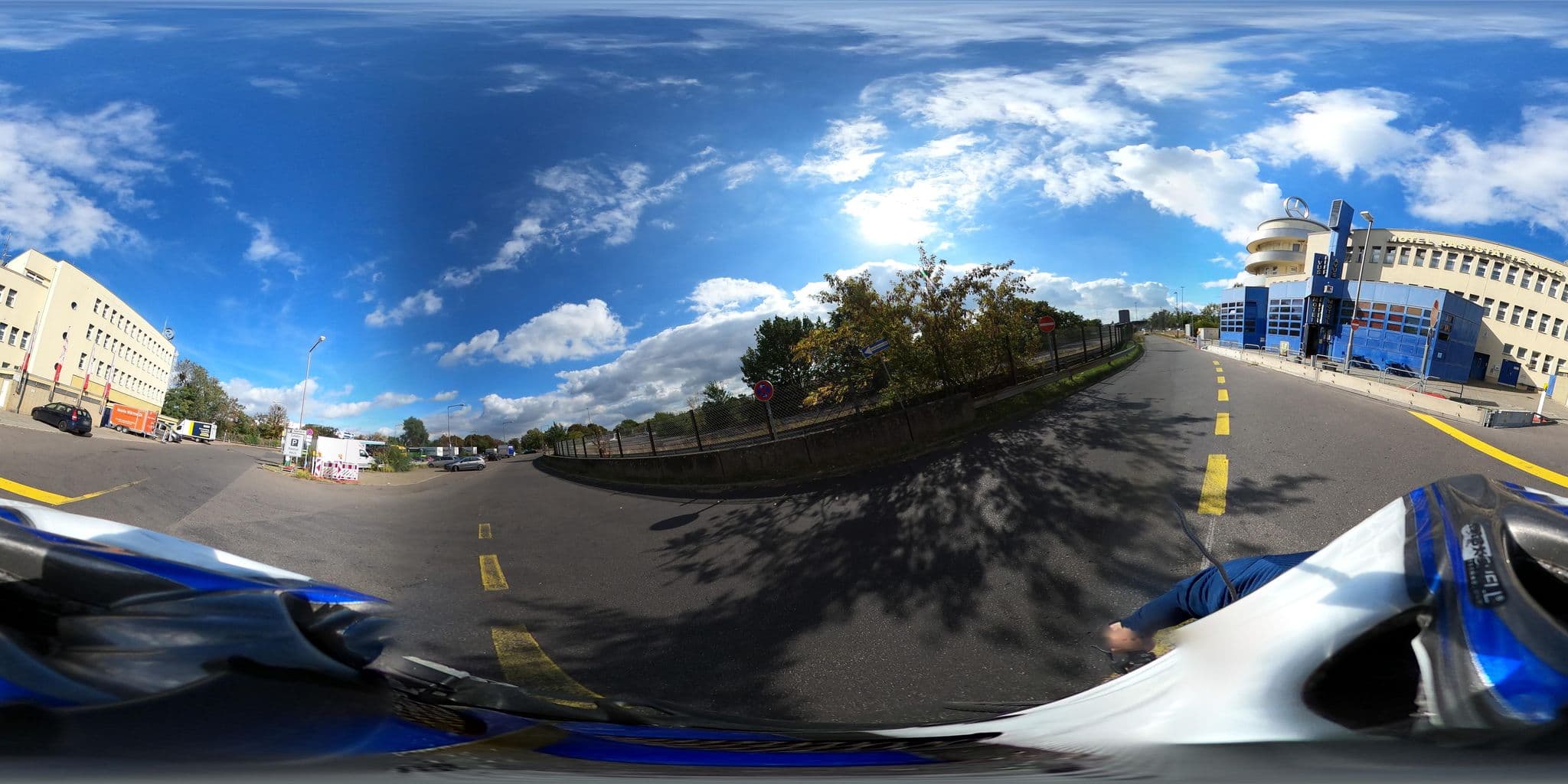 Street view near Tank & Rast Raststätte Avus, Westend — © eserte (CC BY-SA · Mapillary)