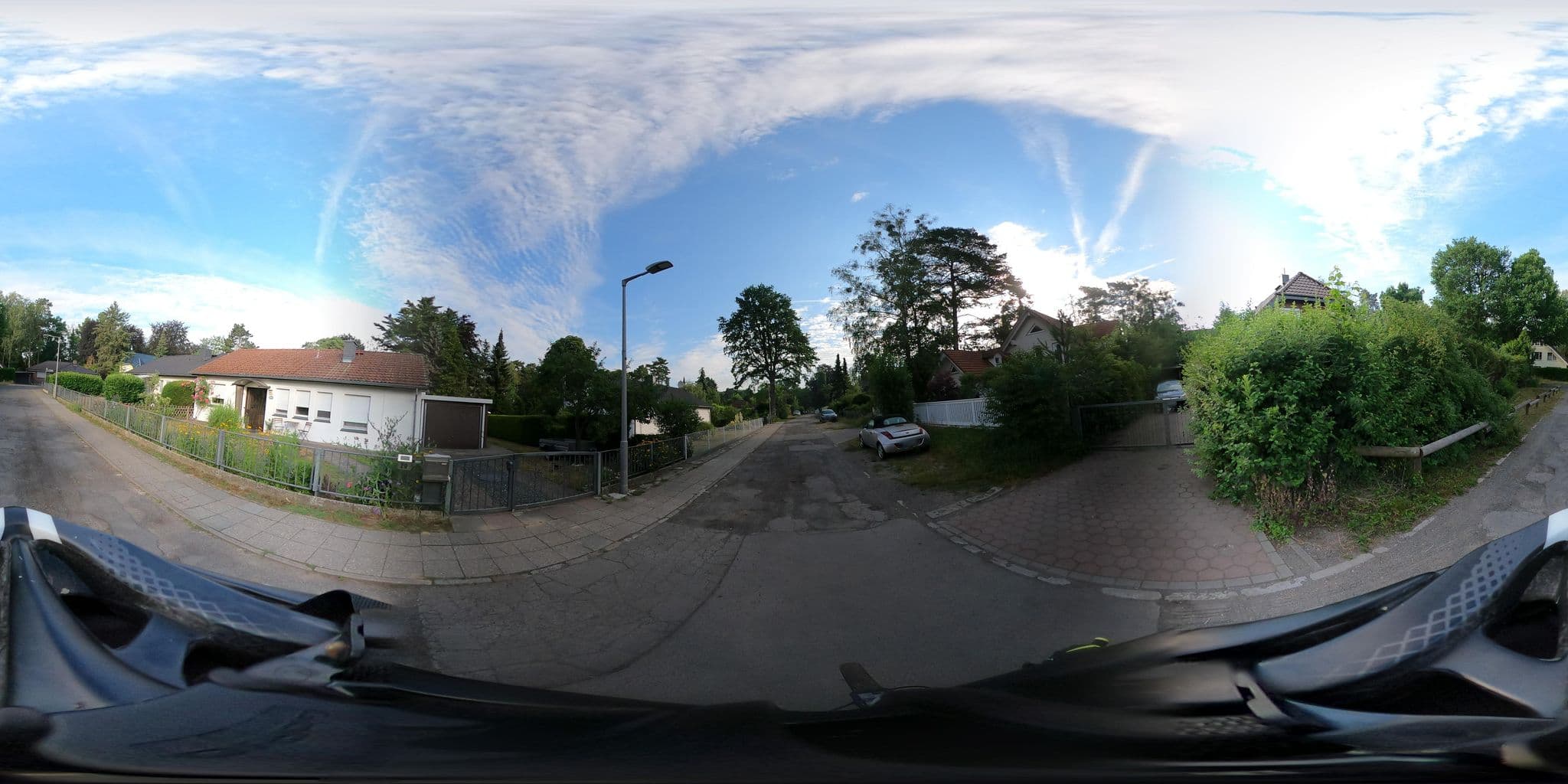 Street view near Hotel "Mama am See", Kladow — © stefanhrt (CC BY-SA · Mapillary)