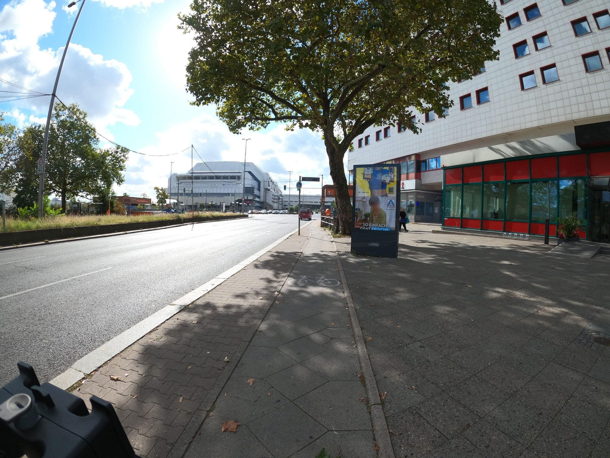 Street view near Accor Hotellerie Deutschland GmbH, Charlottenburg — © macsico (CC BY-SA · Mapillary)