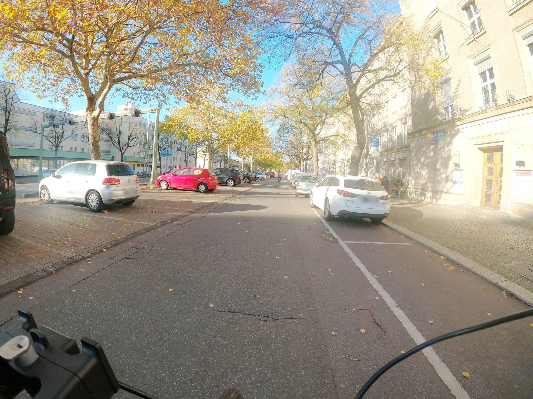 Street view near Hotel Vita, Westend — © macsico (CC BY-SA · Mapillary)