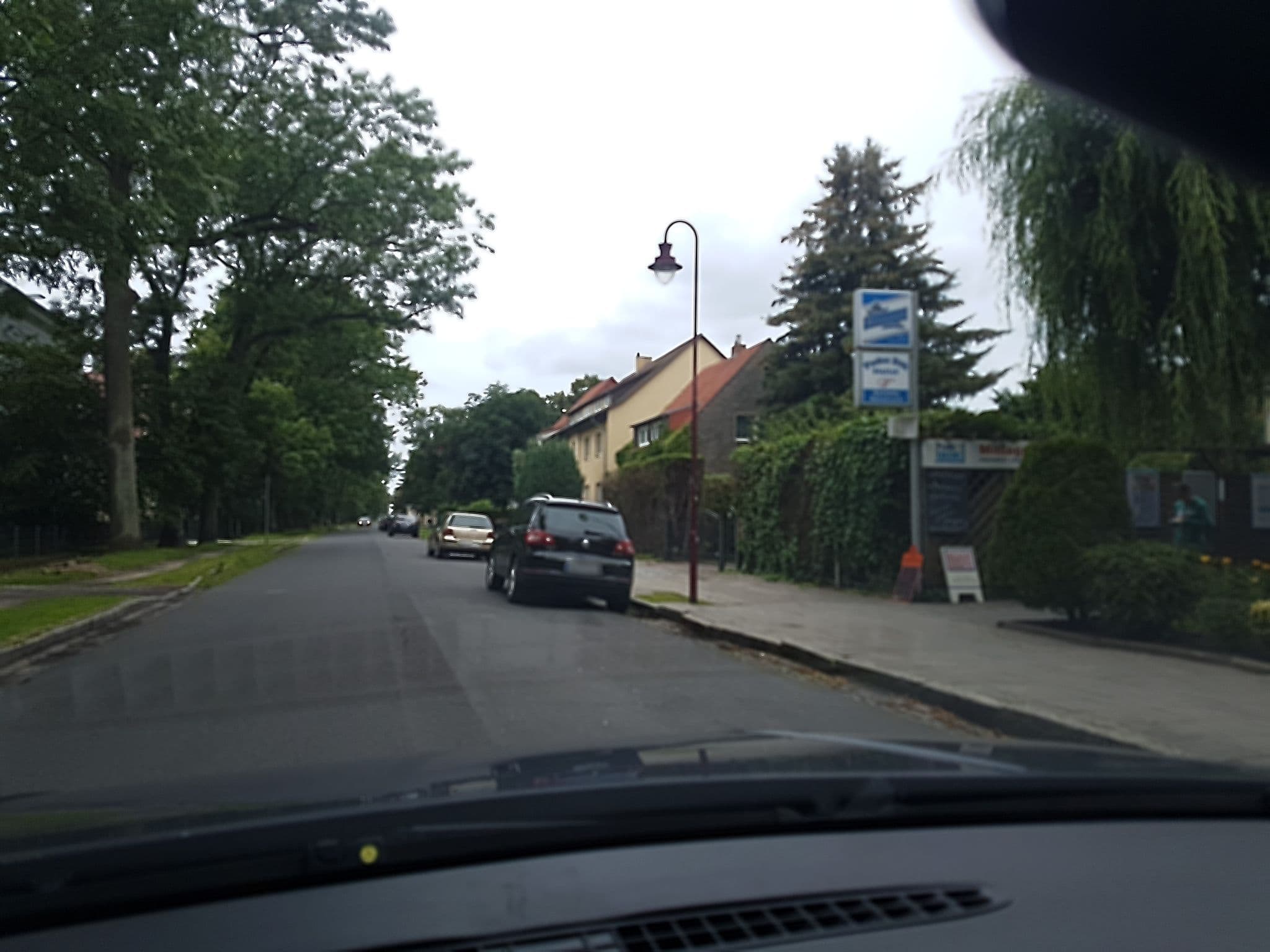 Street view near Gasthof Zur Alten Weide Hotel, Velten — © atpl_pilot (CC BY-SA · Mapillary)