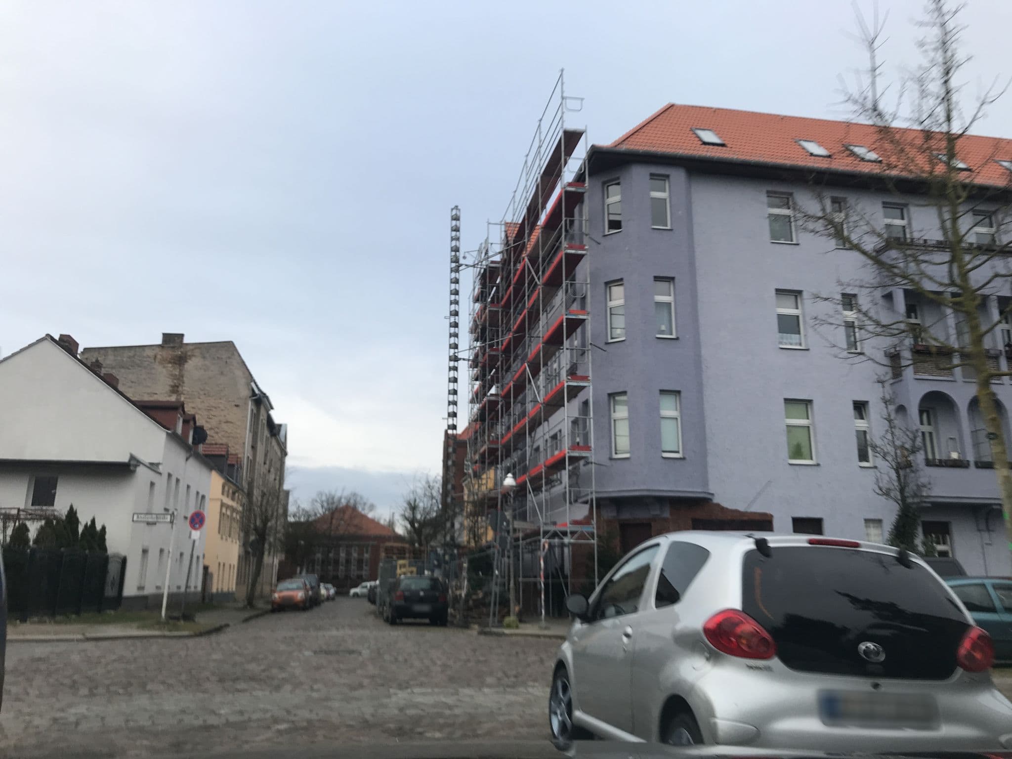 Street view near Pension Siedlereck, Wilhelmstadt — © tb4711 (CC BY-SA · Mapillary)