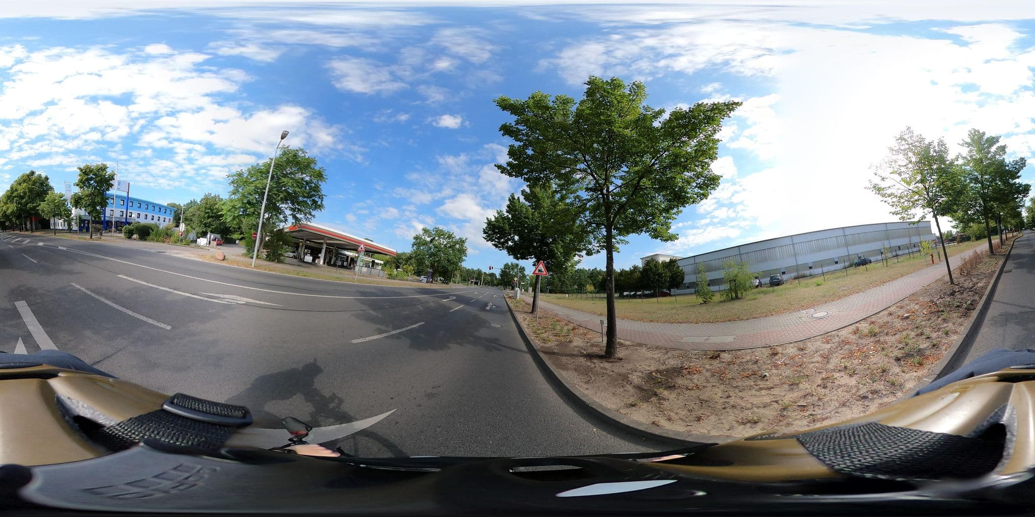 Street view near Etap Hotel Berlin Nord Hennigsdorf, Hennigsdorf — © cyton (CC BY-SA · Mapillary)